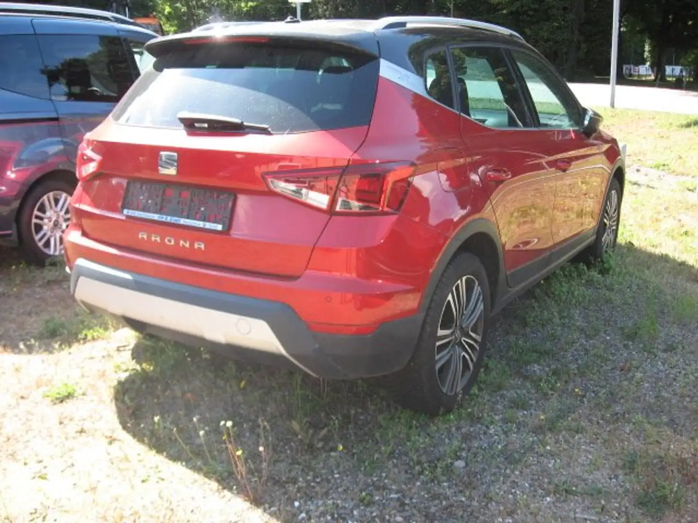 SEAT Arona Arona 1.0 TSI DSG OPF XCELLENCE Rot - 2