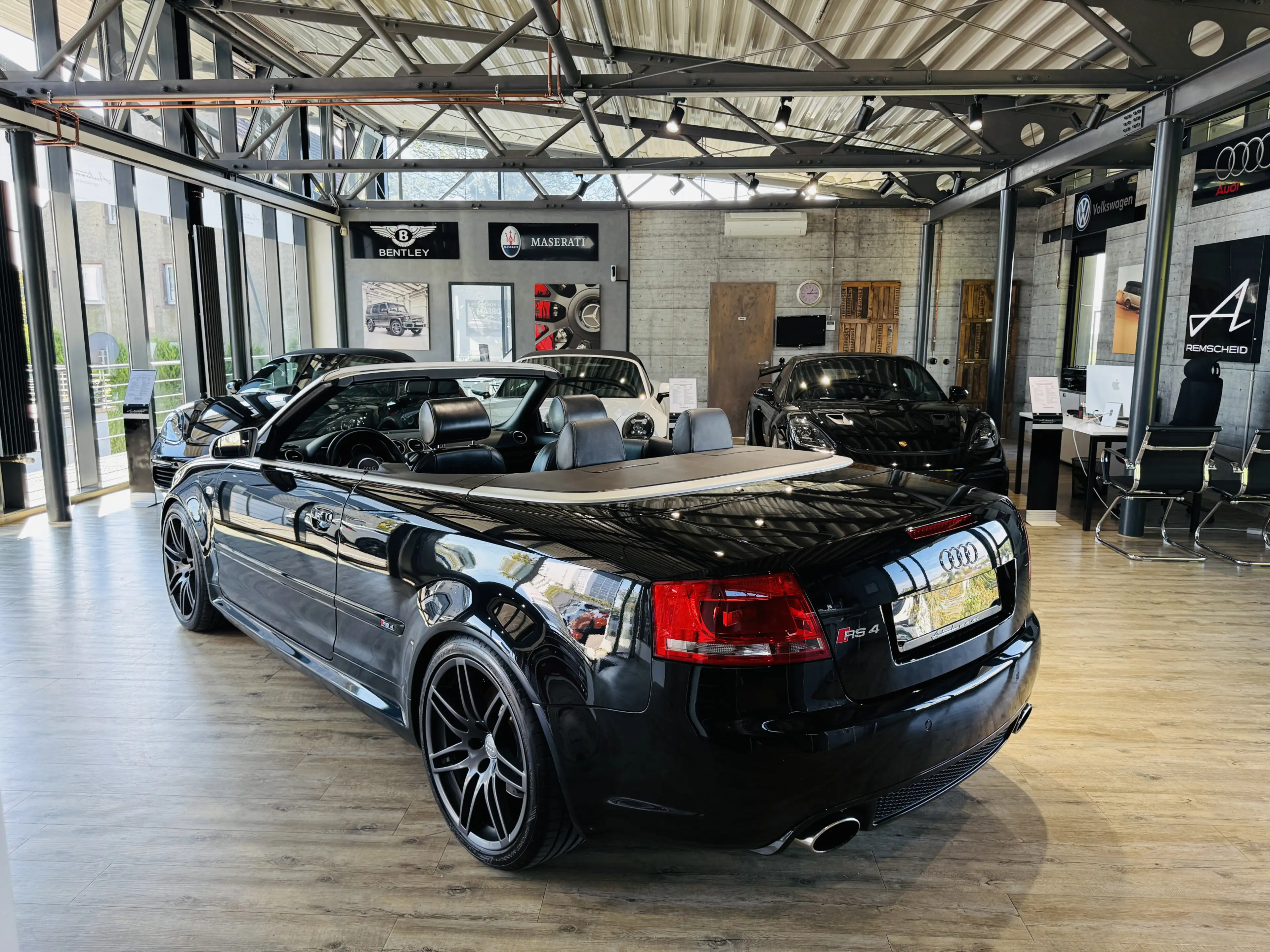 Audi RS4 4.2 FSI quattro Cabrio*KW*BI-XENON*MMI*BOSE* — photo 7