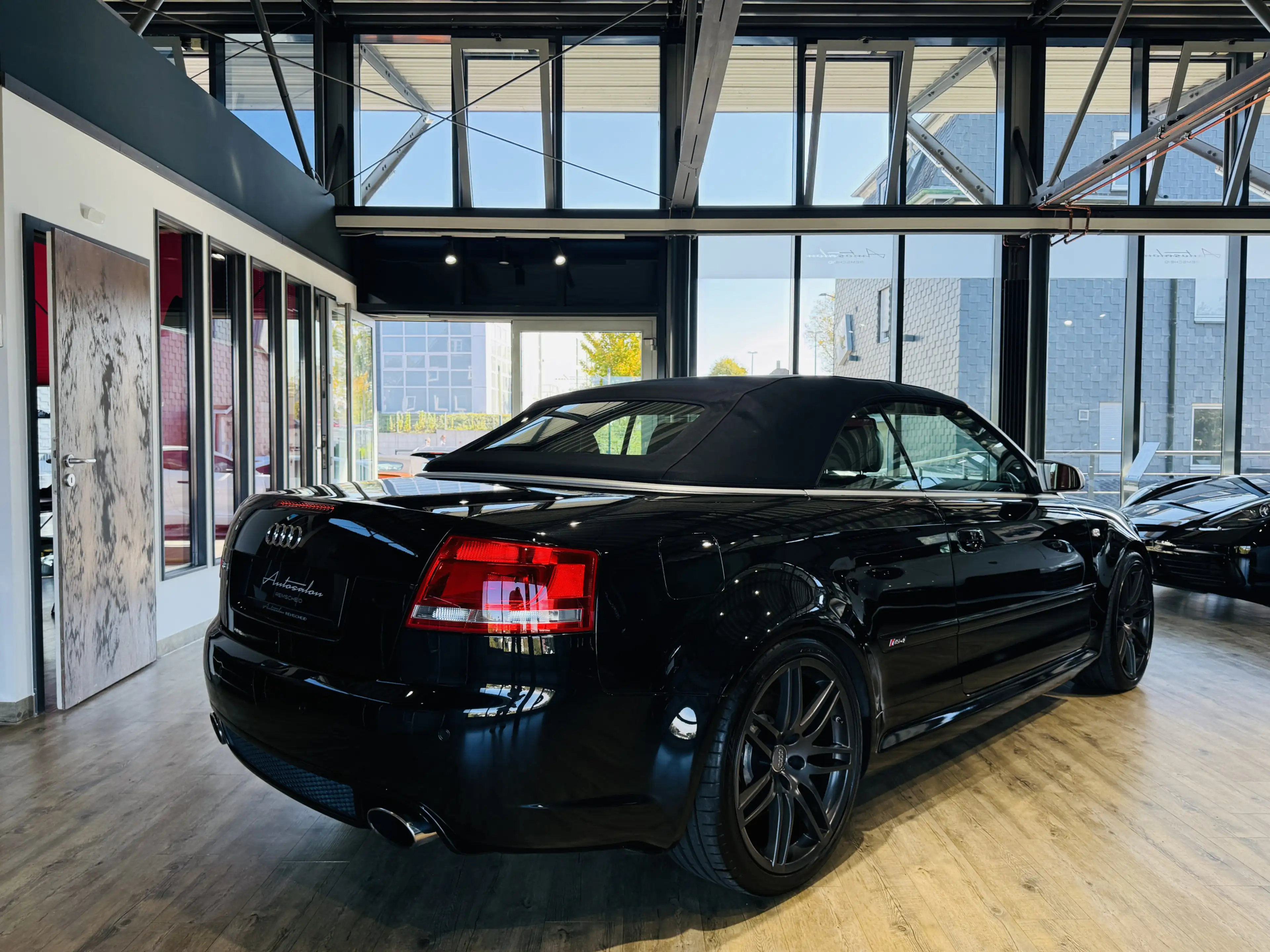 Audi RS4 4.2 FSI quattro Cabrio*KW*BI-XENON*MMI*BOSE* — photo 12