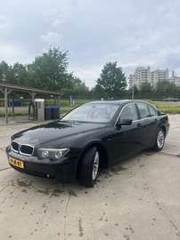 735i