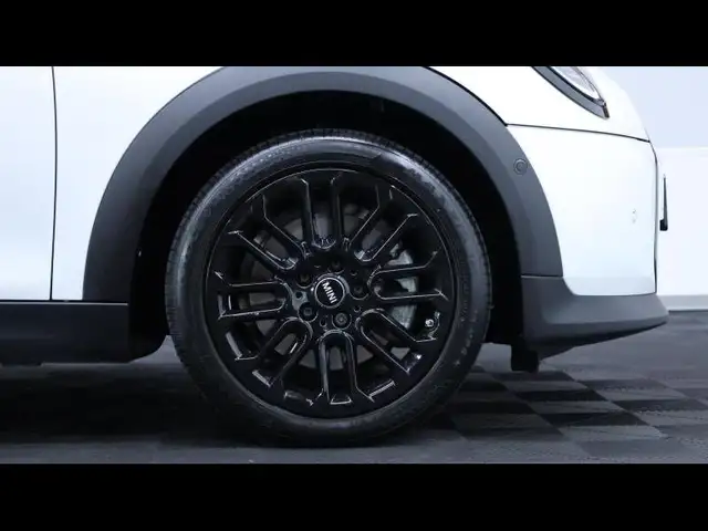 Mini Hatch view 11