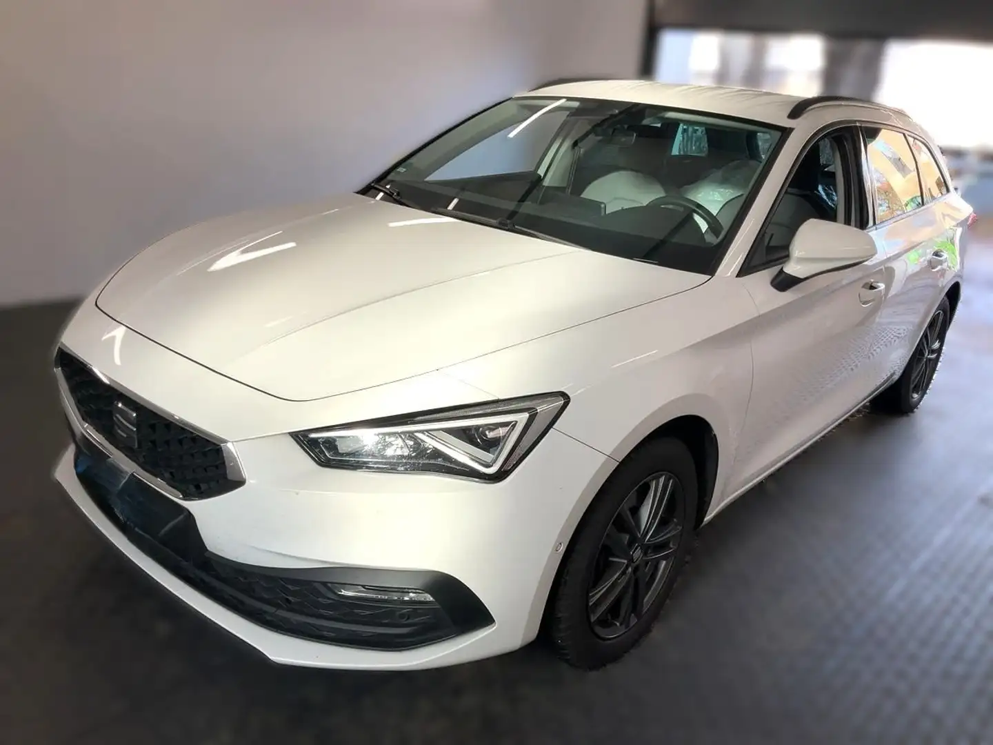 SEAT Leon Leon Sportstourer 1.5 tgi Style 130cv dsg Blanc - 1