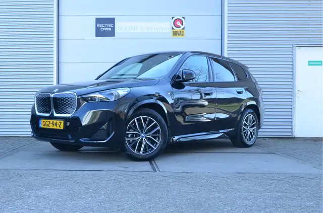BMW iX1 xDrive30 67 kWh HUB, Leder, Pano, Harman Kardon