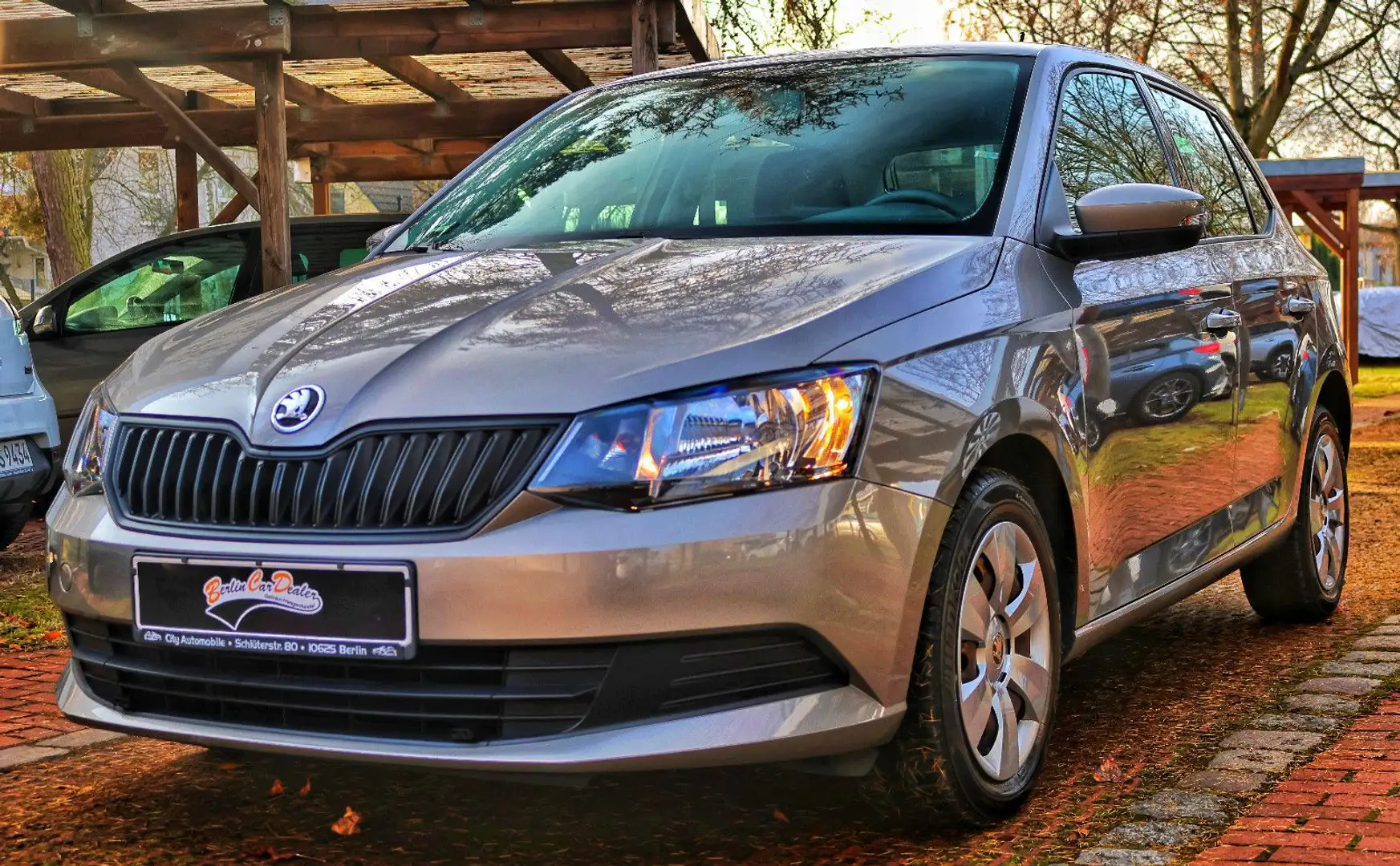 Skoda Fabia *ERST 23 TKM*KLIMA*DAB*ALLWETTER*RDKS* Gris - 1