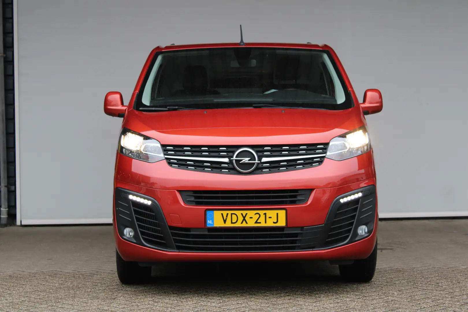 Opel Vivaro 2.0 CDTI 123pk L3H1 Edition MANUAL Orange - 2