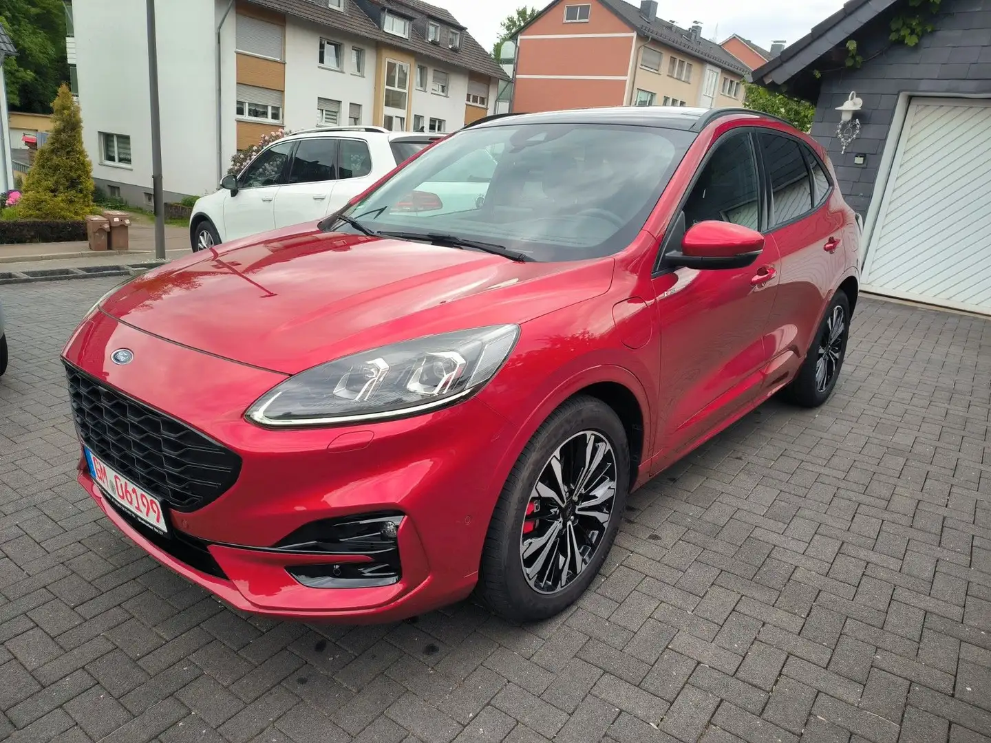 Ford Kuga Plug-In Hybrid ST-Line X Rot - 1