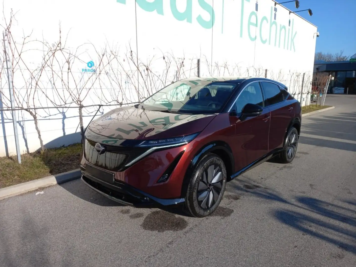 Nissan Ariya 63kWh 218PS ADVANCE Roşu - 1