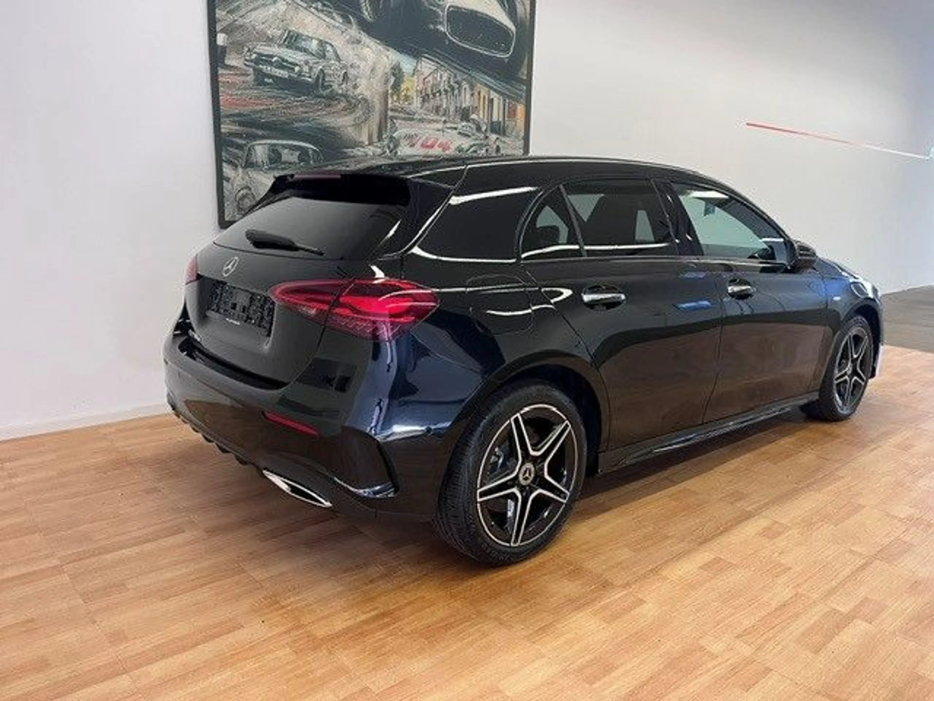 Mercedes-Benz A 250 e AMG-Line Panorama Distronic Keyless Go — photo 2