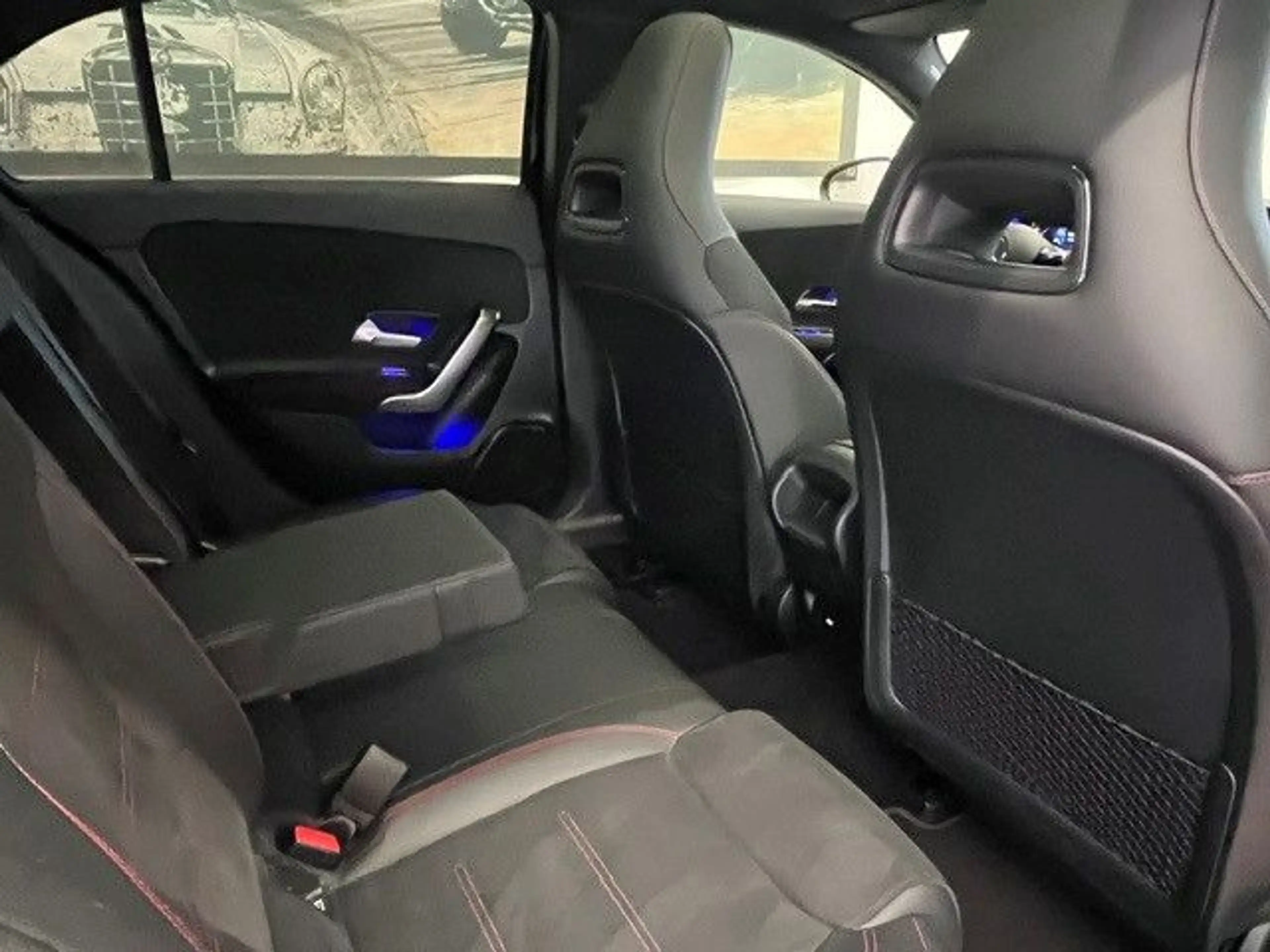 Mercedes-Benz A 250 e AMG-Line Panorama Distronic Keyless Go — photo 10