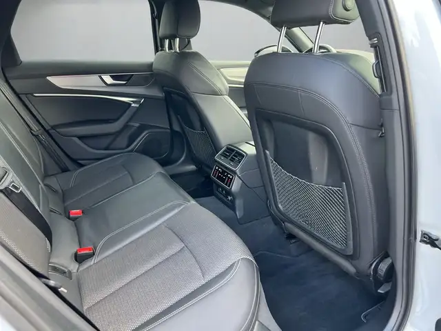 Audi A6 view 13