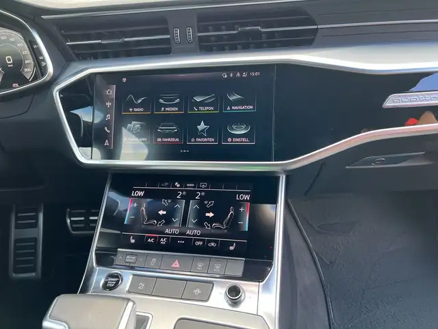 Audi A6 view 12