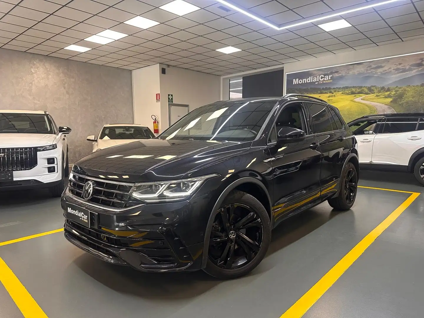 Volkswagen Tiguan 2.0 tdi R-Line 150cv dsg * IVA ESPOSTA * Black - 1