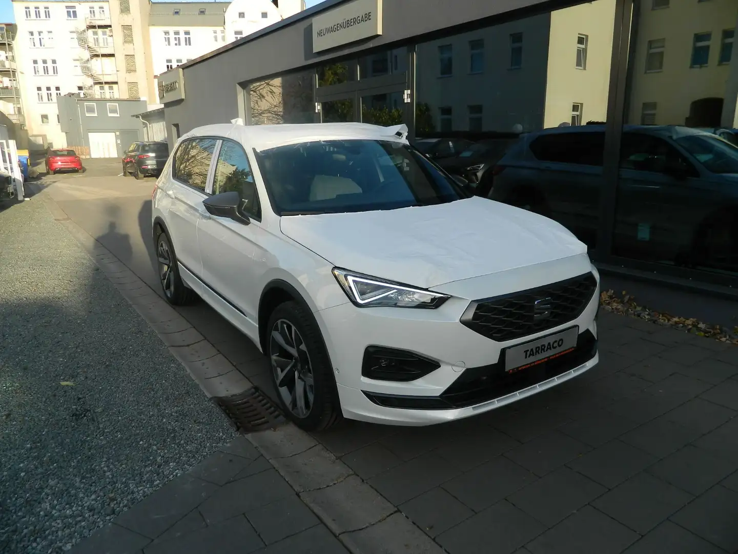 SEAT Tarraco FR 1.4 e-HYBRID DSG AHZV/PanoramaD/Fahrassist  XL Weiß - 1