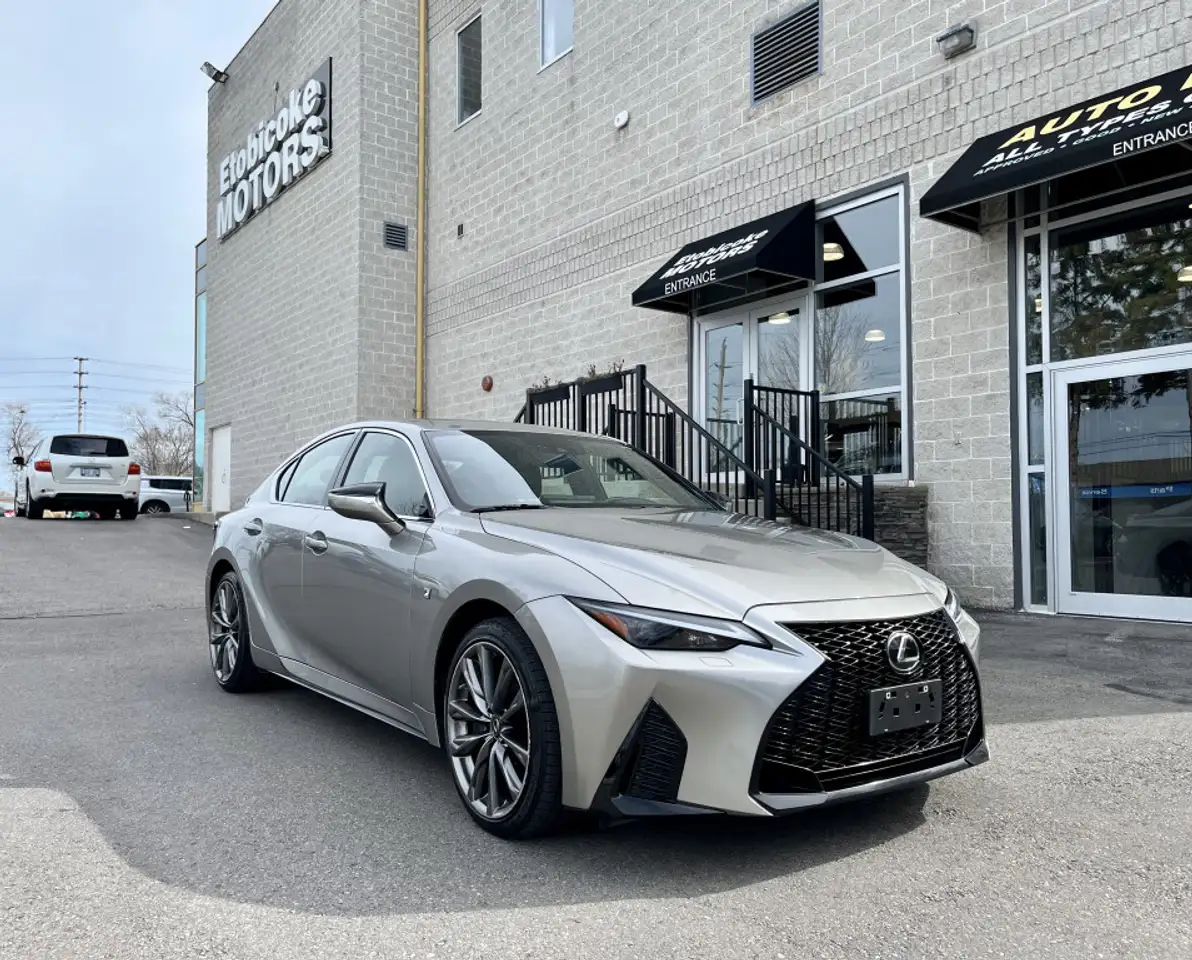 2022 Lexus IS
