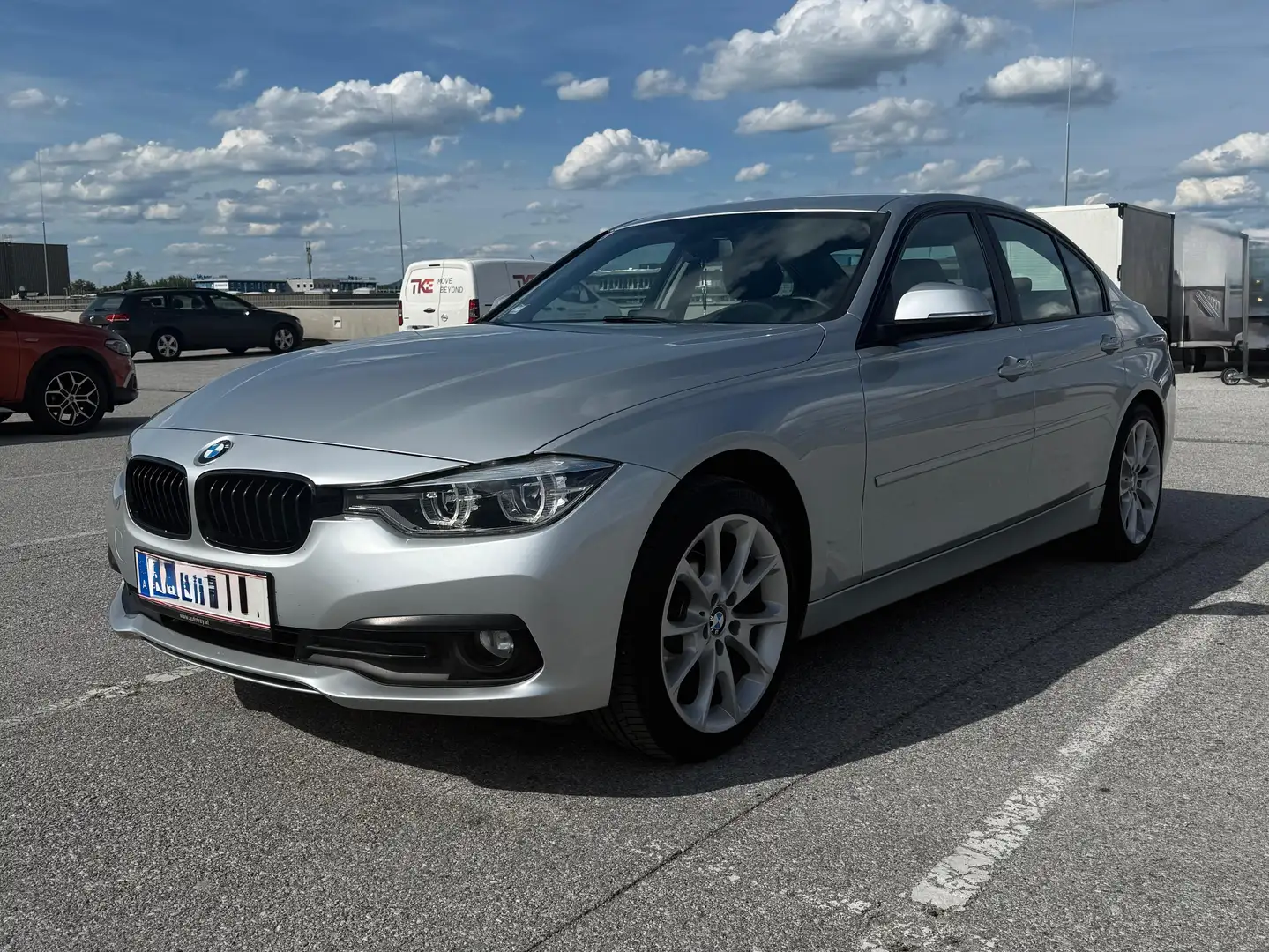 BMW 316 316d F30 LCI Advantage Silber - 1