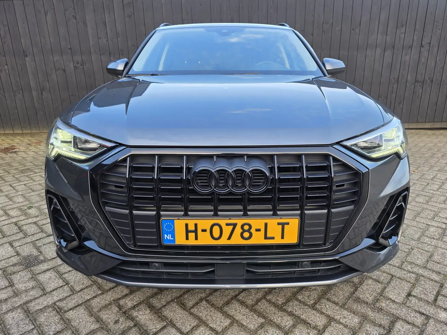Audi Q3 35 TFSI S Line Pro Line S Gris - 2