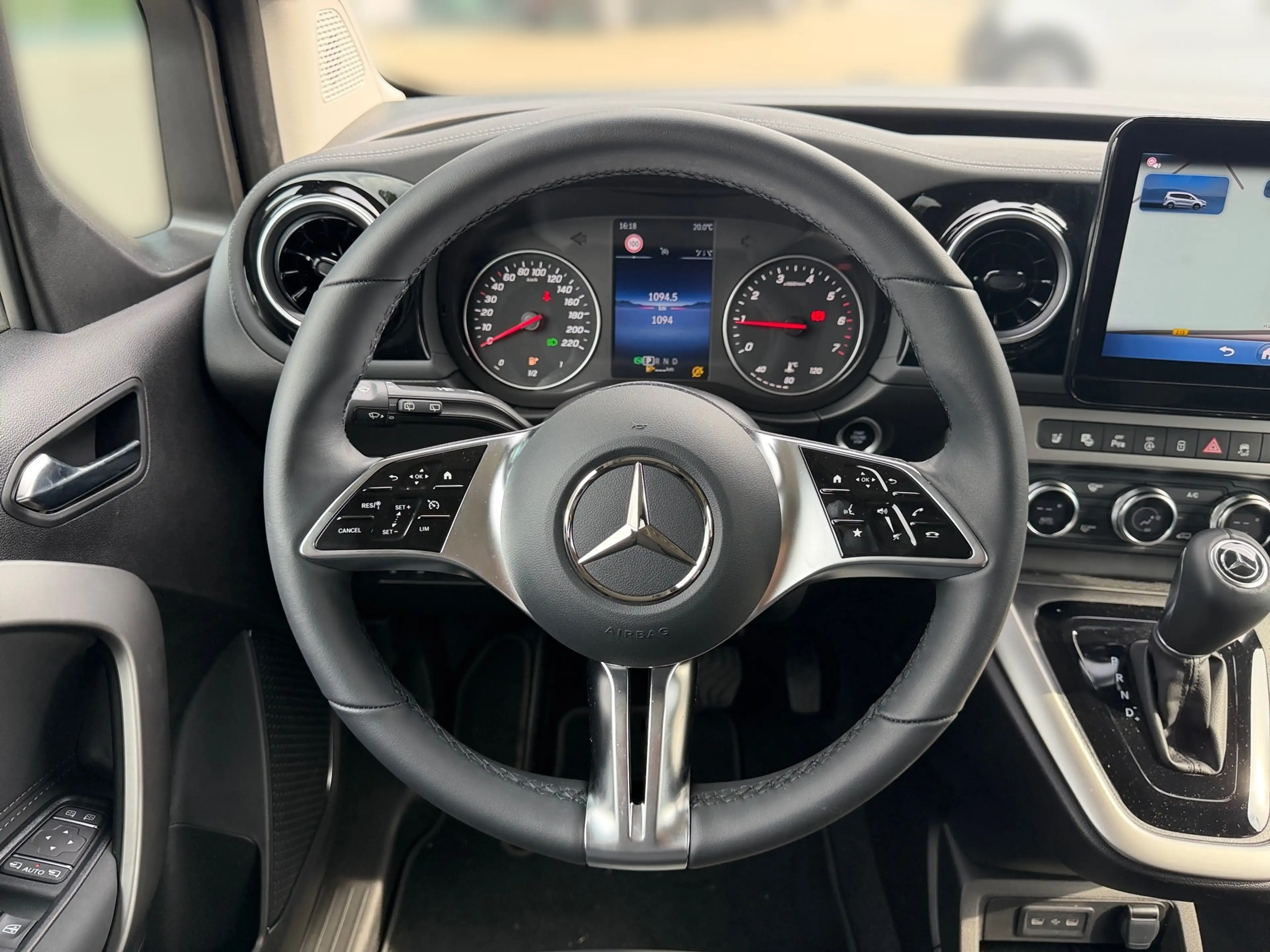 Mercedes-Benz T-Class Edition Lang AHK*Navi*Kamera*LED*7-Sitzer* — photo 8