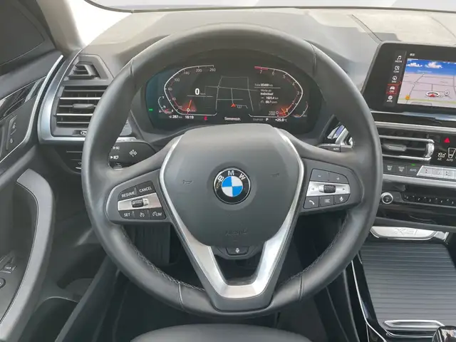 BMW X3 view 9