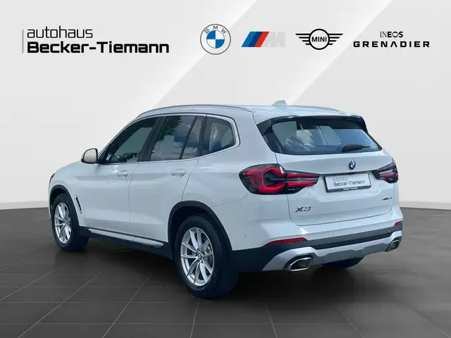 BMW X3 view 4