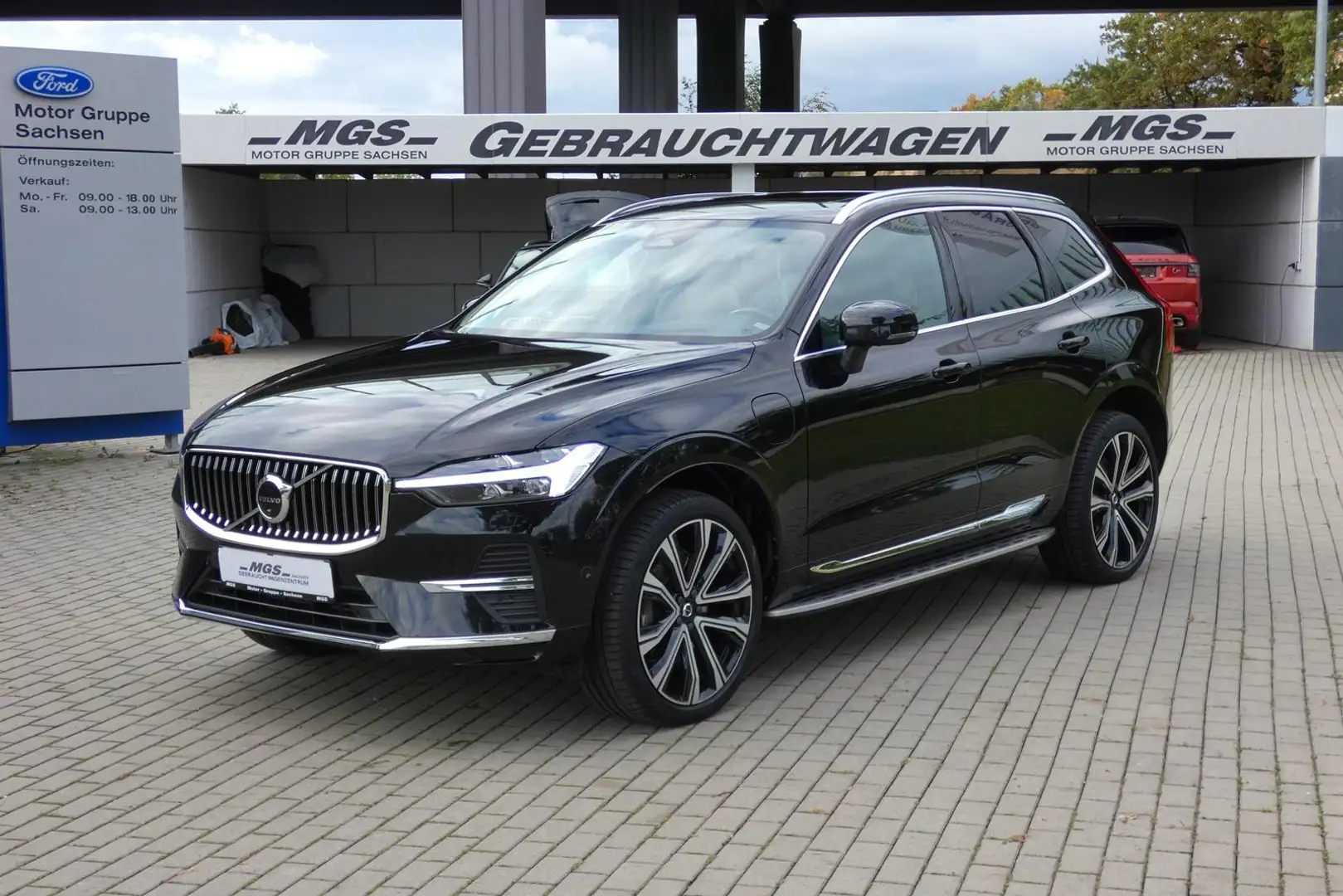 Volvo XC60 'Inscription PHEV' #AWD #360 #AHK #MASSAGE Schwarz - 2