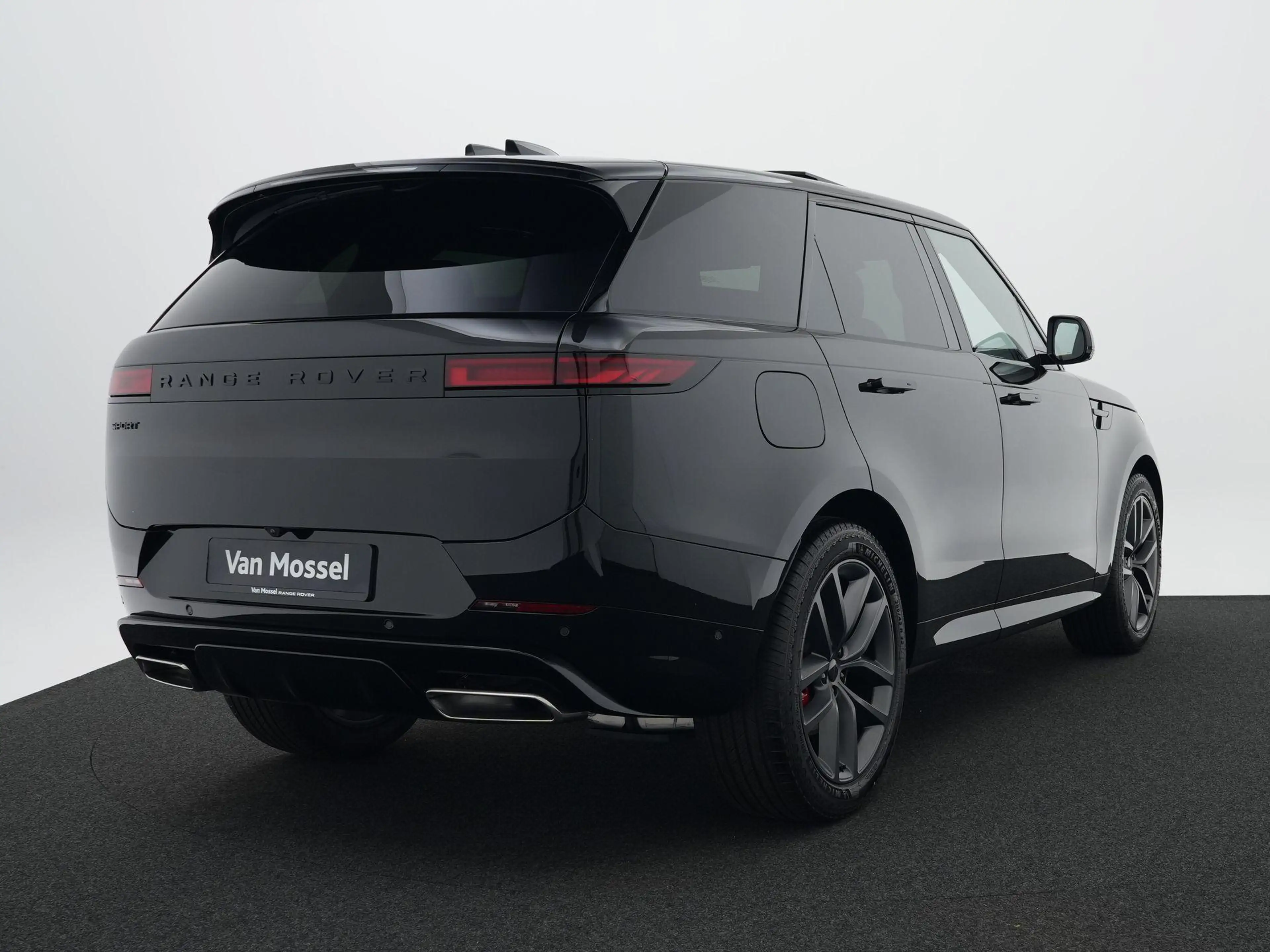 Land Rover Range Rover Sport 3.0 P460e Dynamic SE PHEV Black Pack | Technology — photo 2