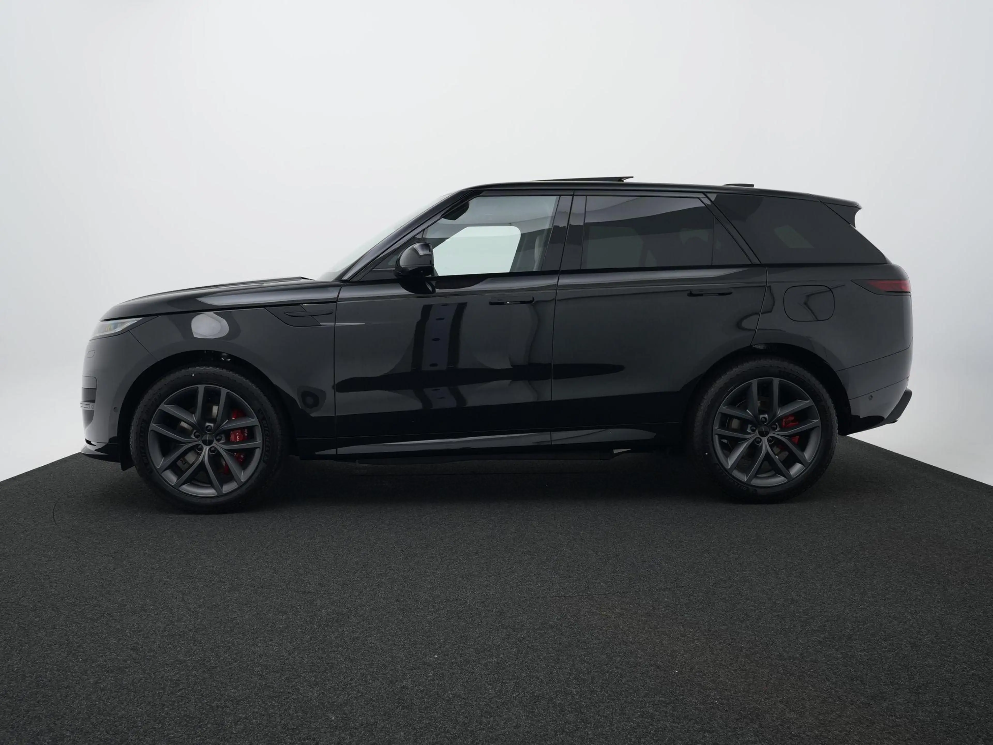 Land Rover Range Rover Sport 3.0 P460e Dynamic SE PHEV Black Pack | Technology — photo 7