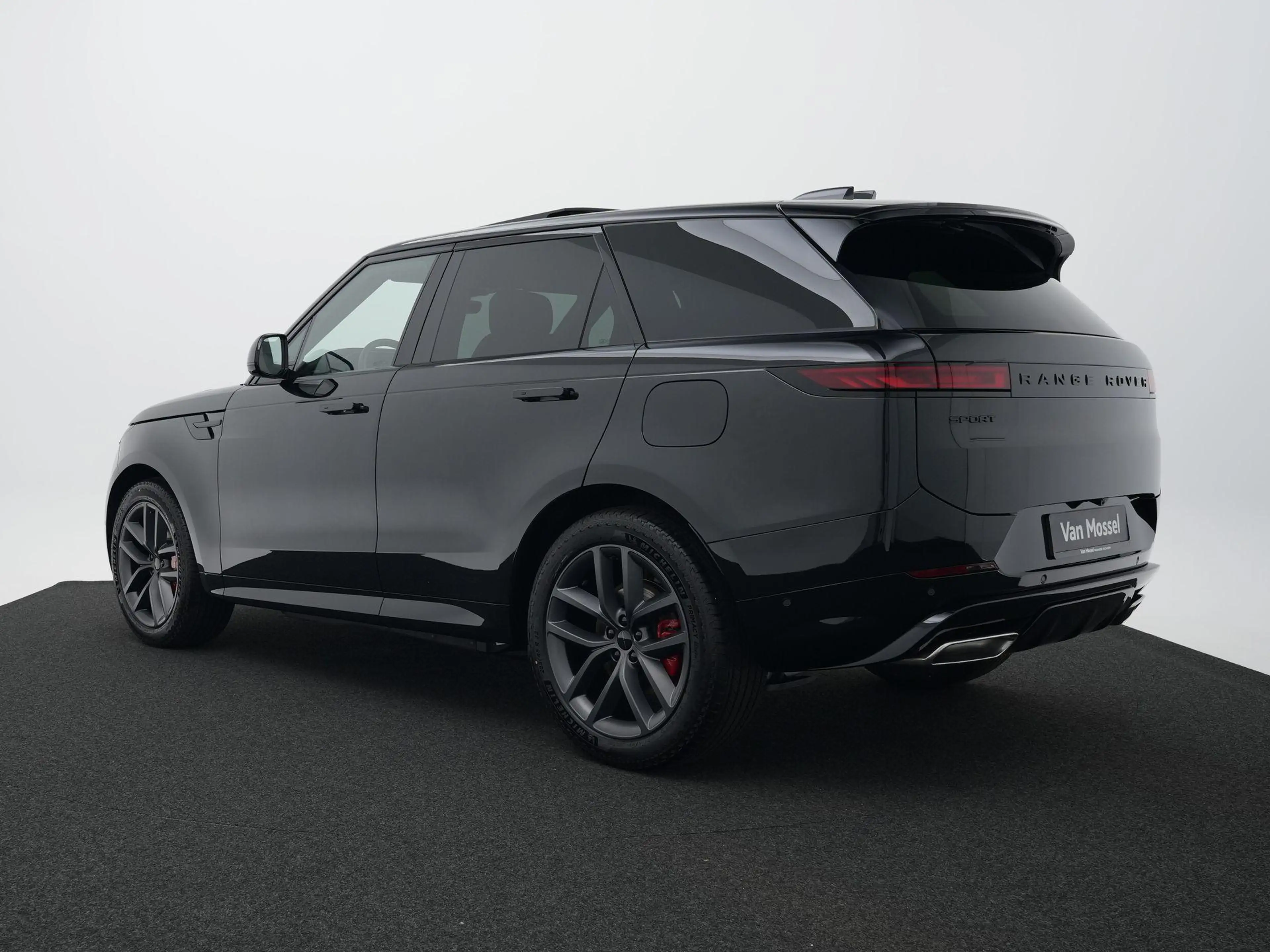 Land Rover Range Rover Sport 3.0 P460e Dynamic SE PHEV Black Pack | Technology — photo 6
