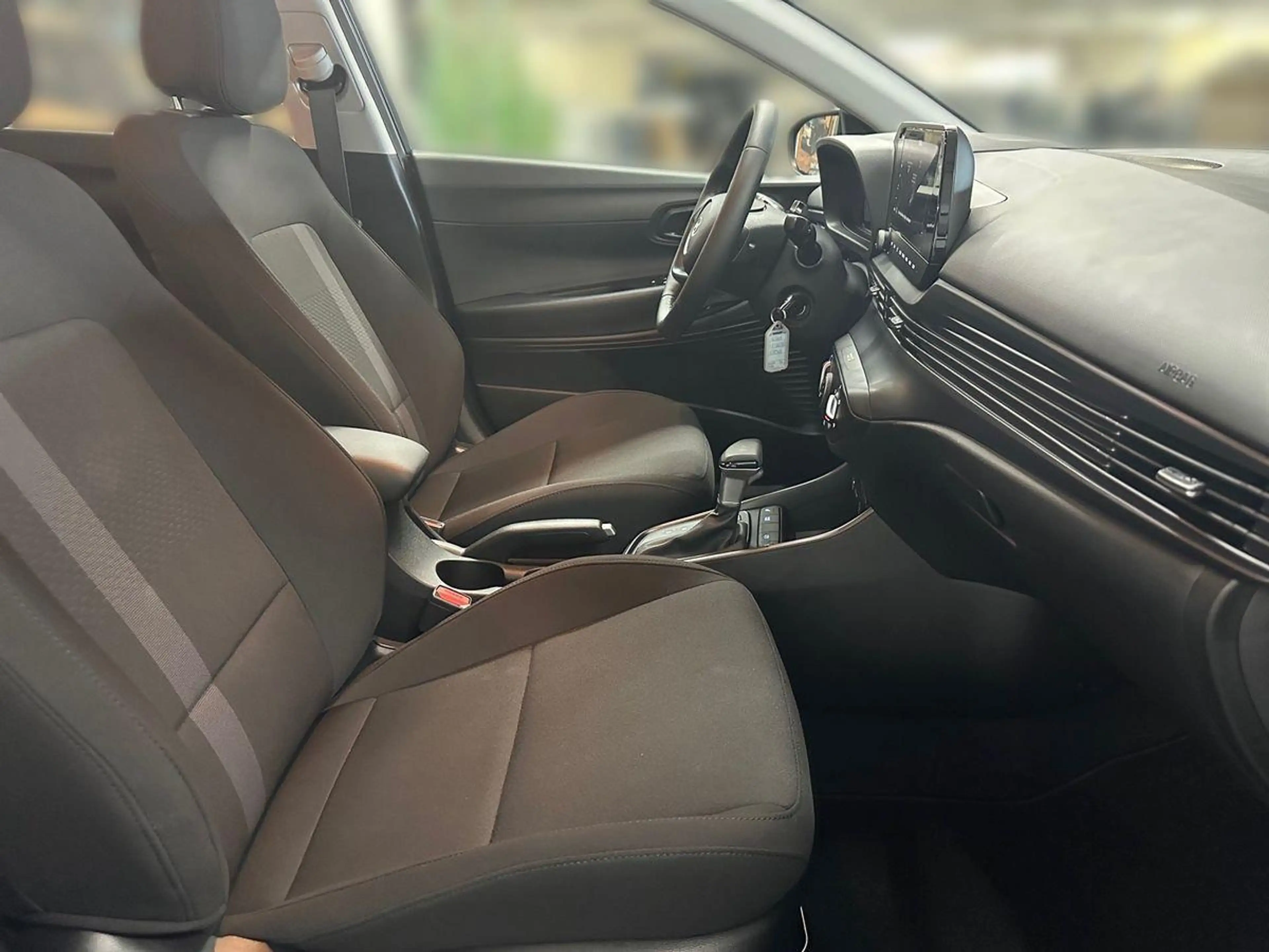 Hyundai i20 Smart 1.0 TGDI Automatik+NAVI+SHZ+CAM — photo 11