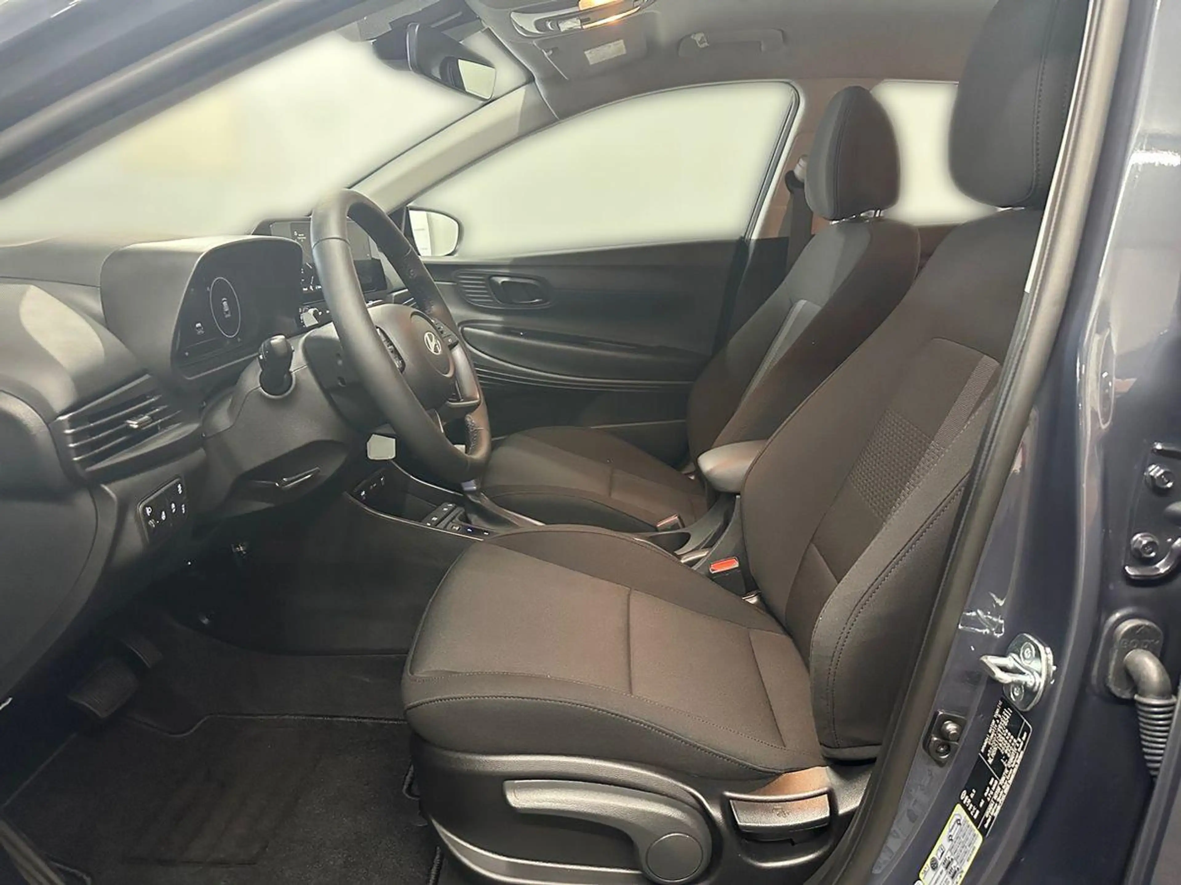 Hyundai i20 Smart 1.0 TGDI Automatik+NAVI+SHZ+CAM — photo 3