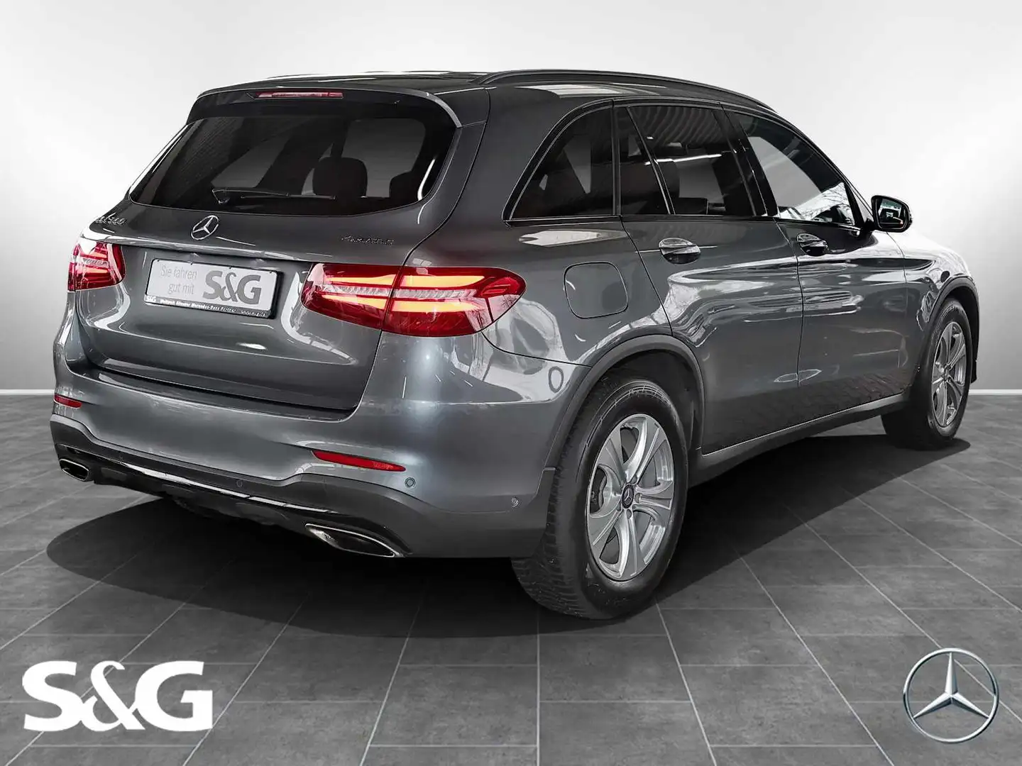 Mercedes-Benz GLC 300 4M AMG PANO+AHK+19 ZOLL+LEDER+TOTWINKEL Gris - 2