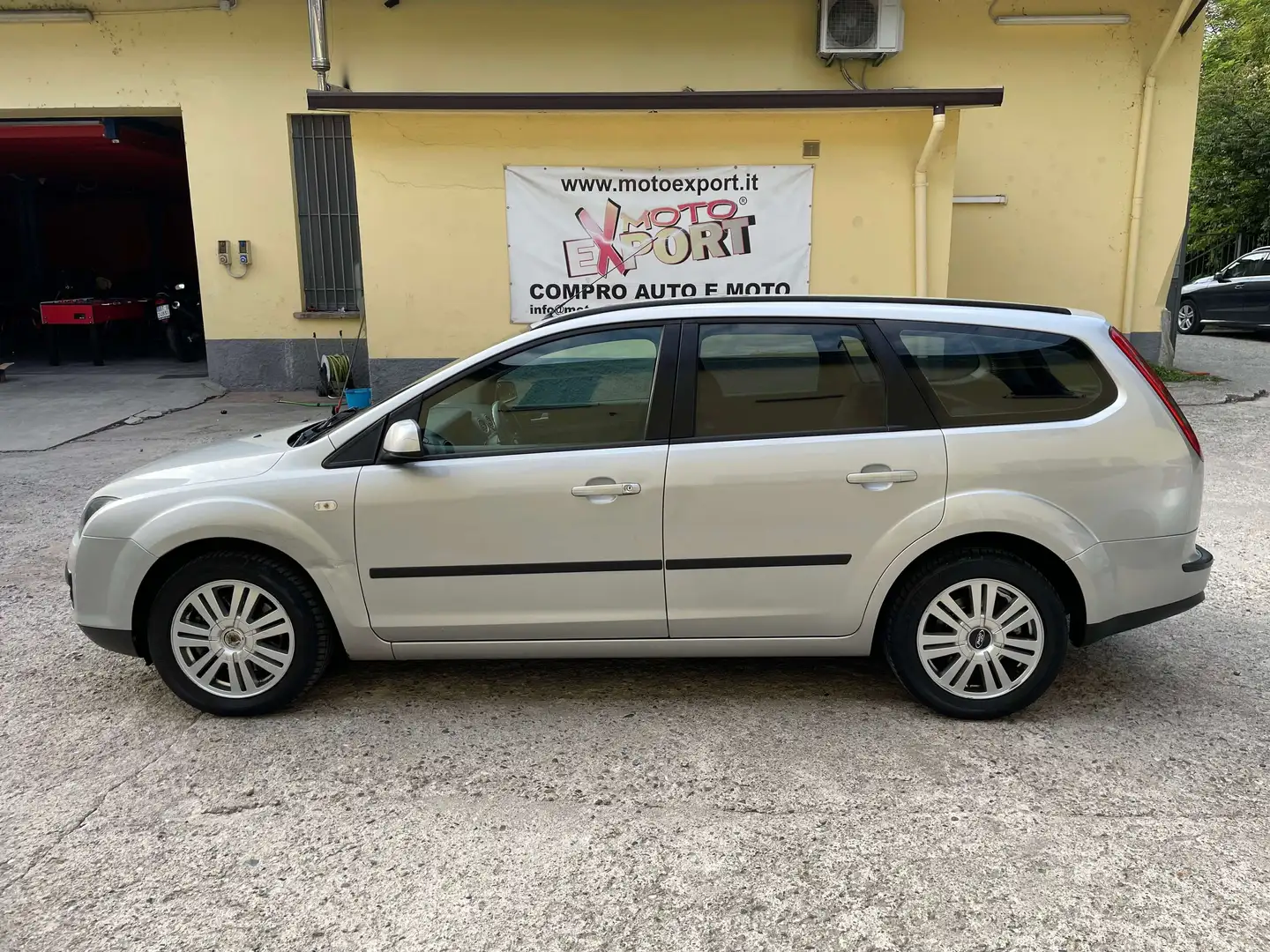 Ford Focus Focus Station Wagon 2.0 tdci 136cv Argento - 2