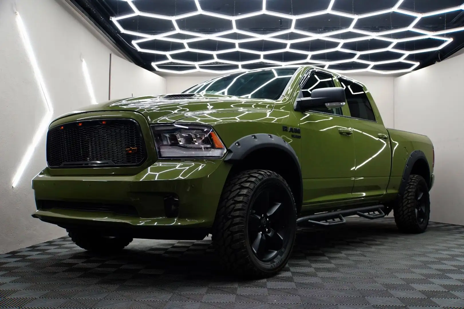 Dodge RAM 1500 Classic,Bighorn,4x4,Longbed,Such Groen - 2