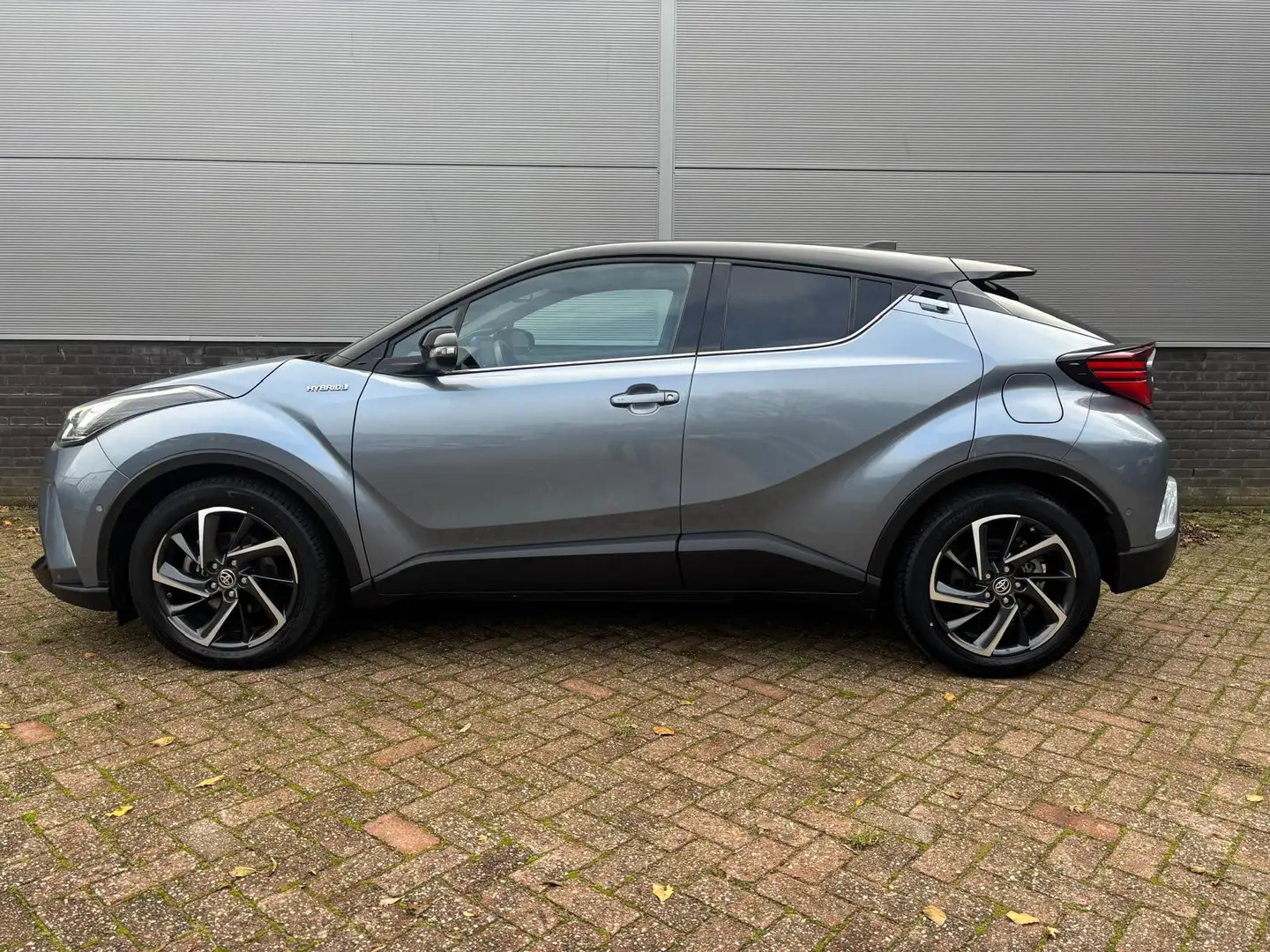Toyota C-HR 2.0 Hybrid Bi-Tone Trekhaak NL-Auto! Grijs - 2