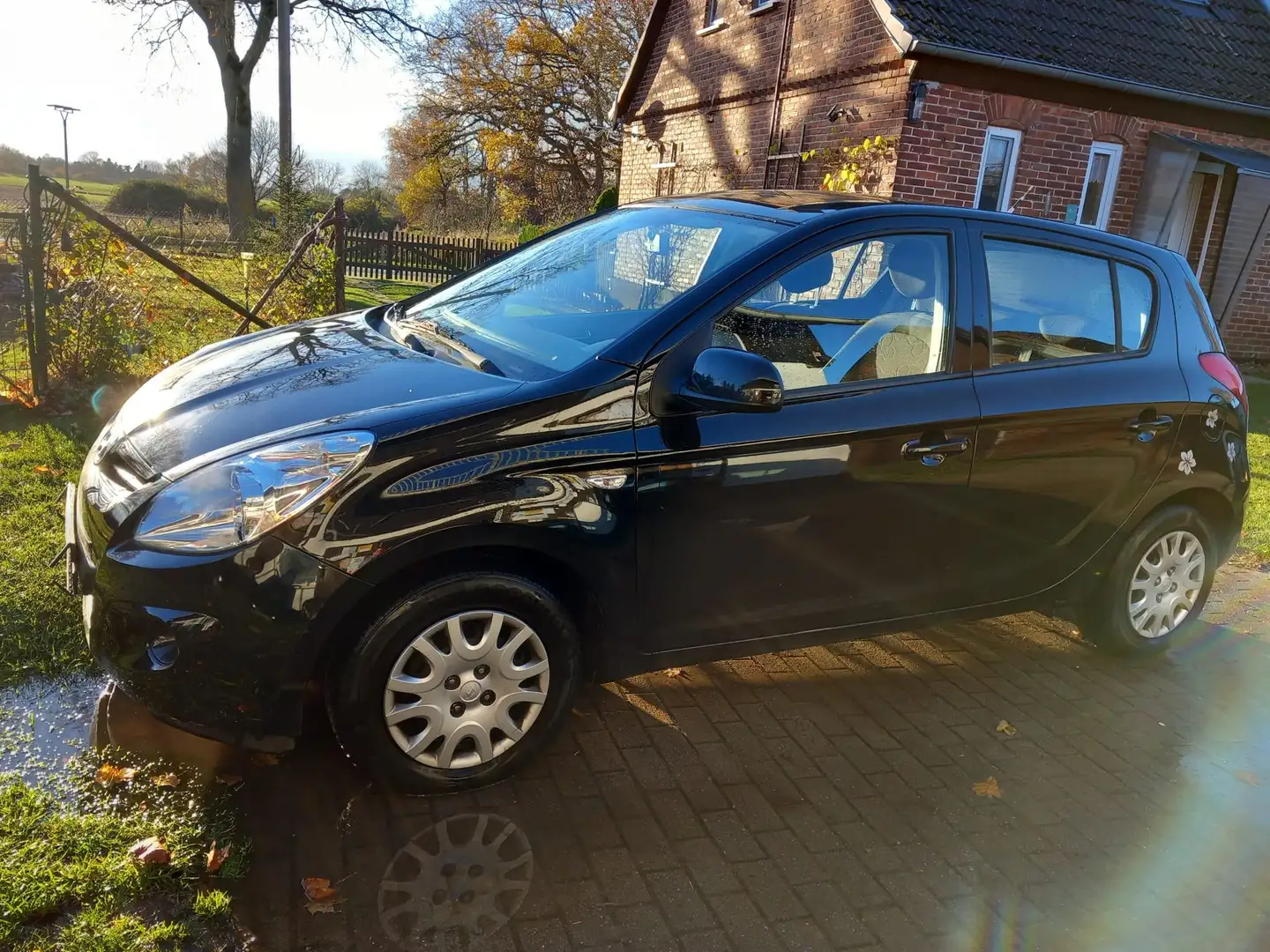 Hyundai i20 i20  5-Türer 1.2 Comfort Schwarz - 2