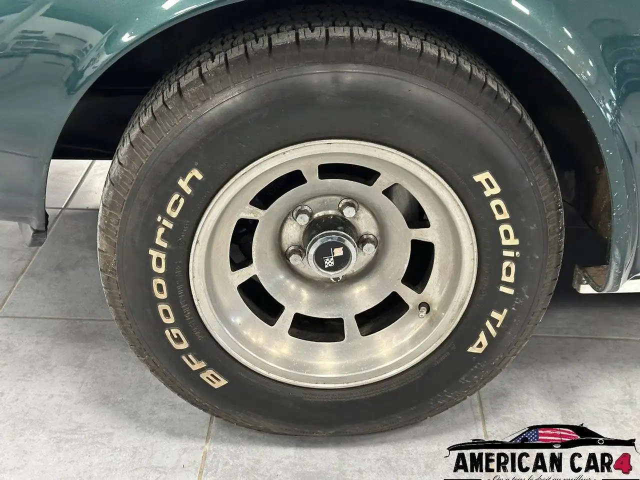Chevrolet Corvette C3 Stingray 1975 350CI V8 - Boite automatique, foto 9