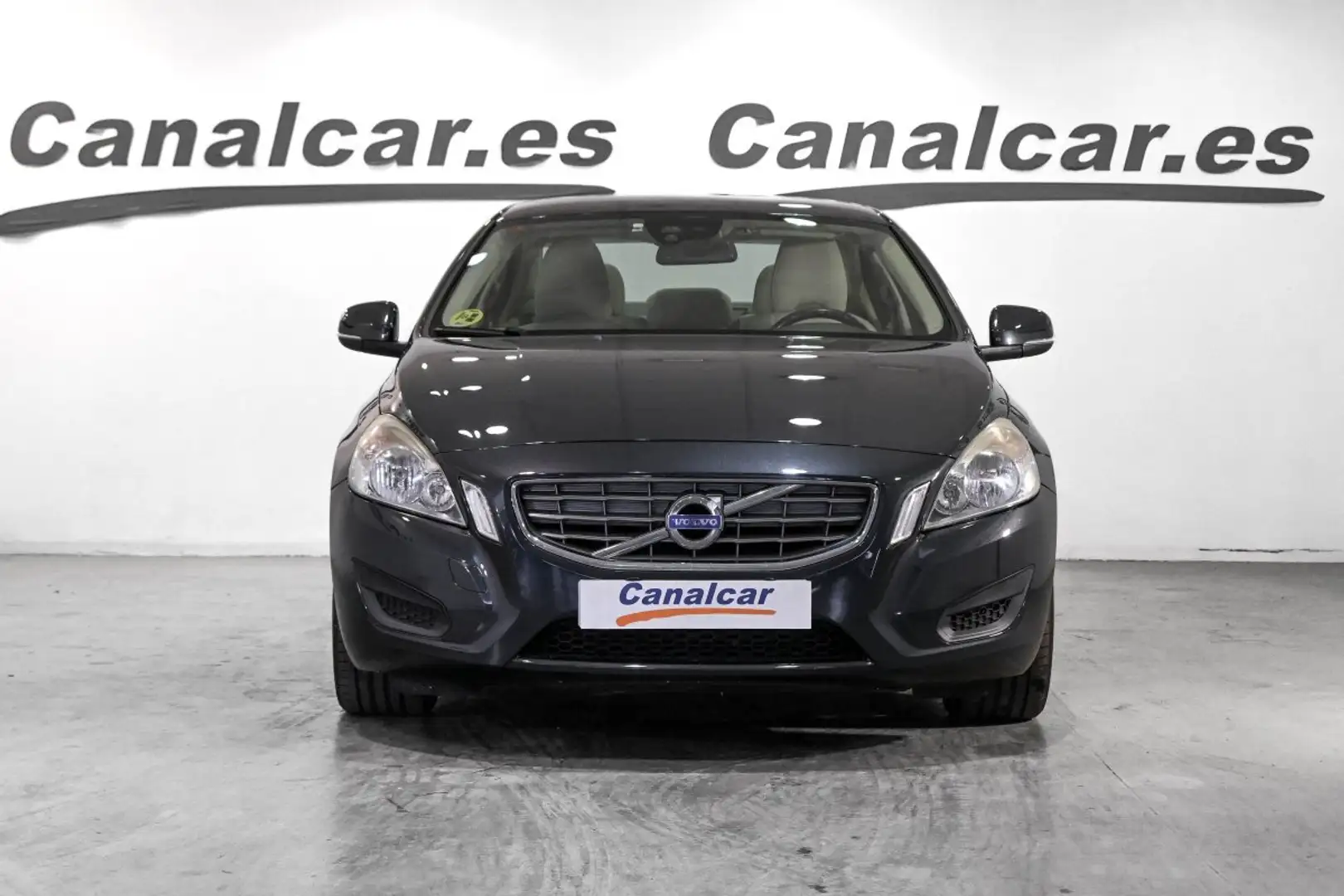 Volvo S60 1.6 DRIVe Momentum Gris - 2