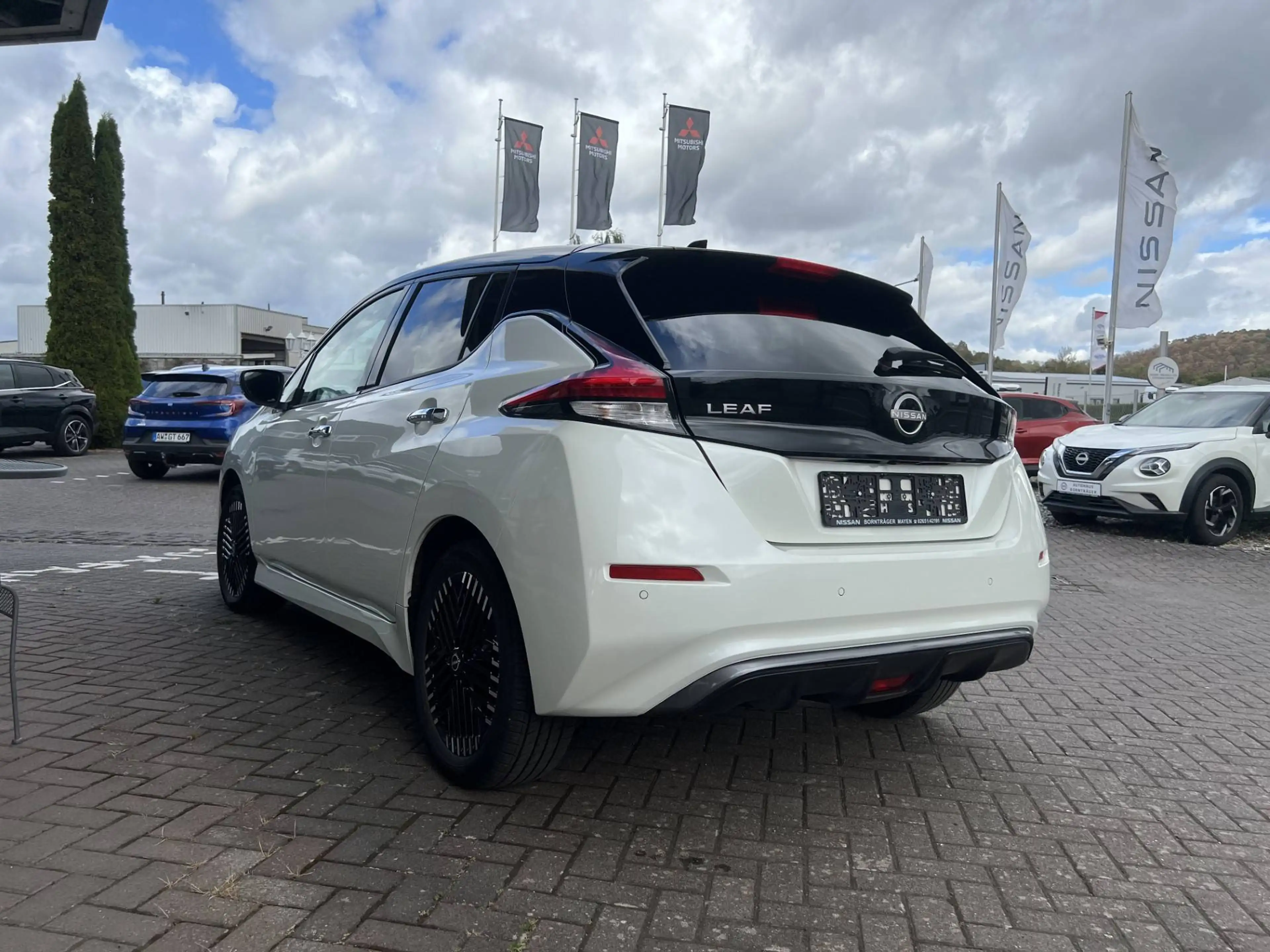 Nissan Leaf e  N-Connecta, Assistenzpaket Pro, Batterie Kapazität 100%, bis zu 5,5 Jahre Nissan More Garantie möglich — photo 4