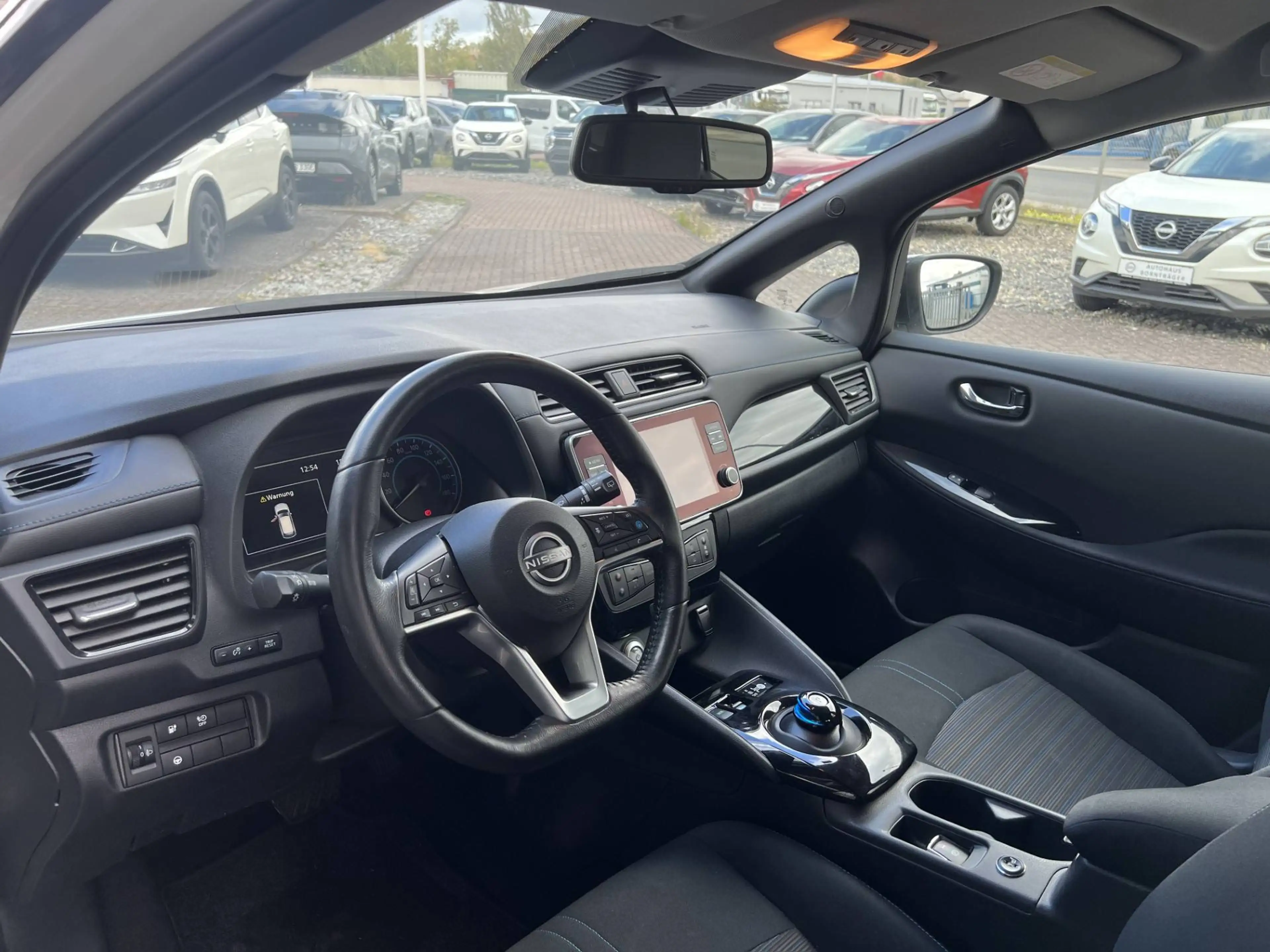 Nissan Leaf e  N-Connecta, Assistenzpaket Pro, Batterie Kapazität 100%, bis zu 5,5 Jahre Nissan More Garantie möglich — photo 6