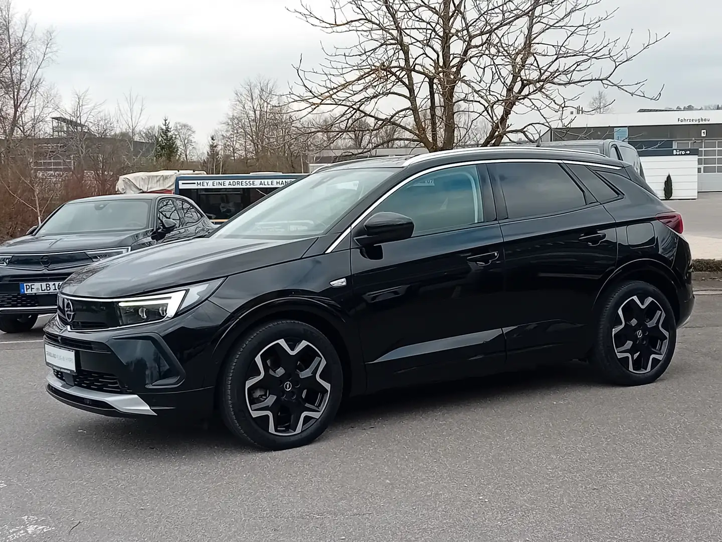 Opel Grandland Ultimate Plug-in-Hybrid 4 Navi SHZ Zwart - 2