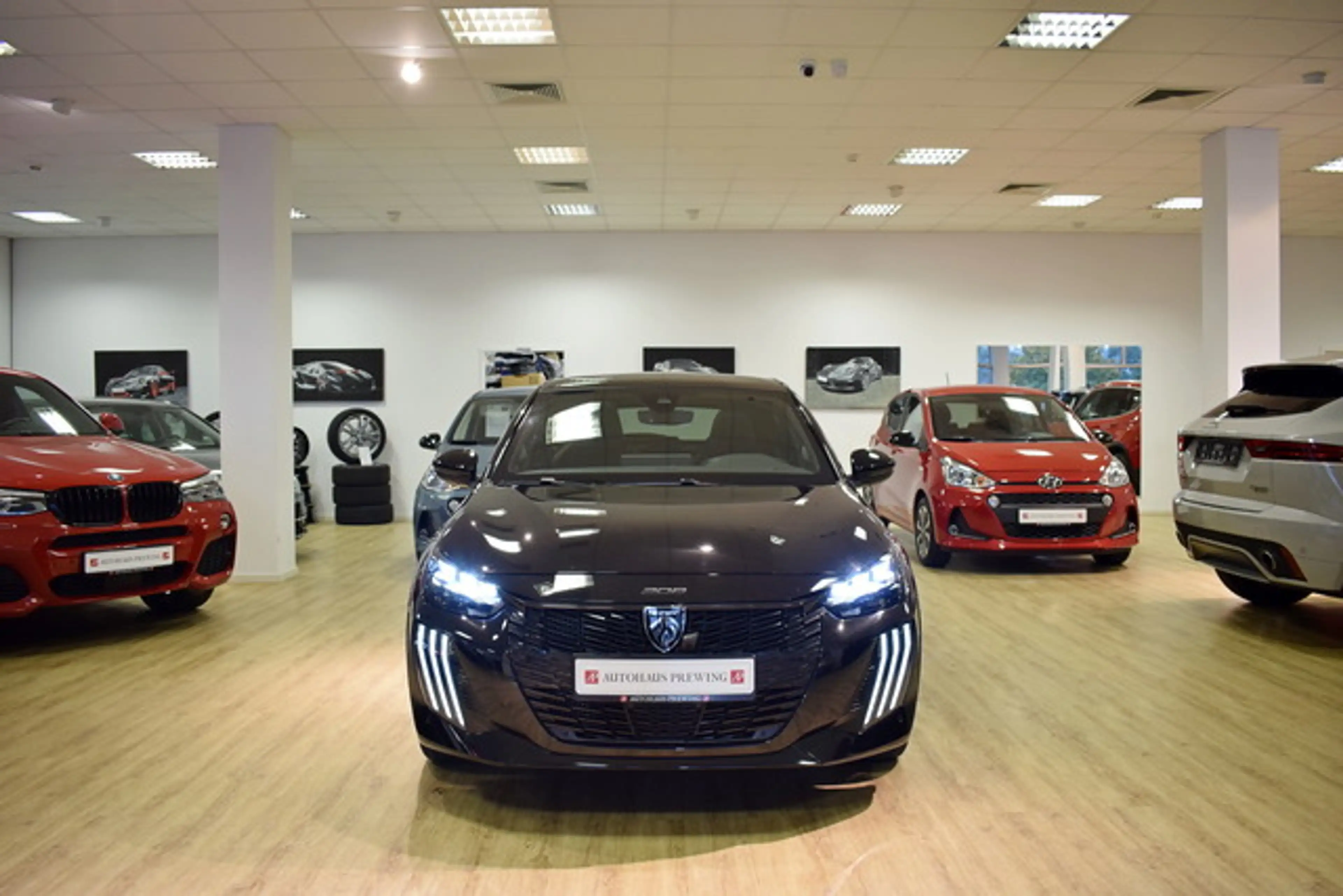 Peugeot 208 Hybrid 136 GT PANO/FULL-LED/180°/Massage — photo 6