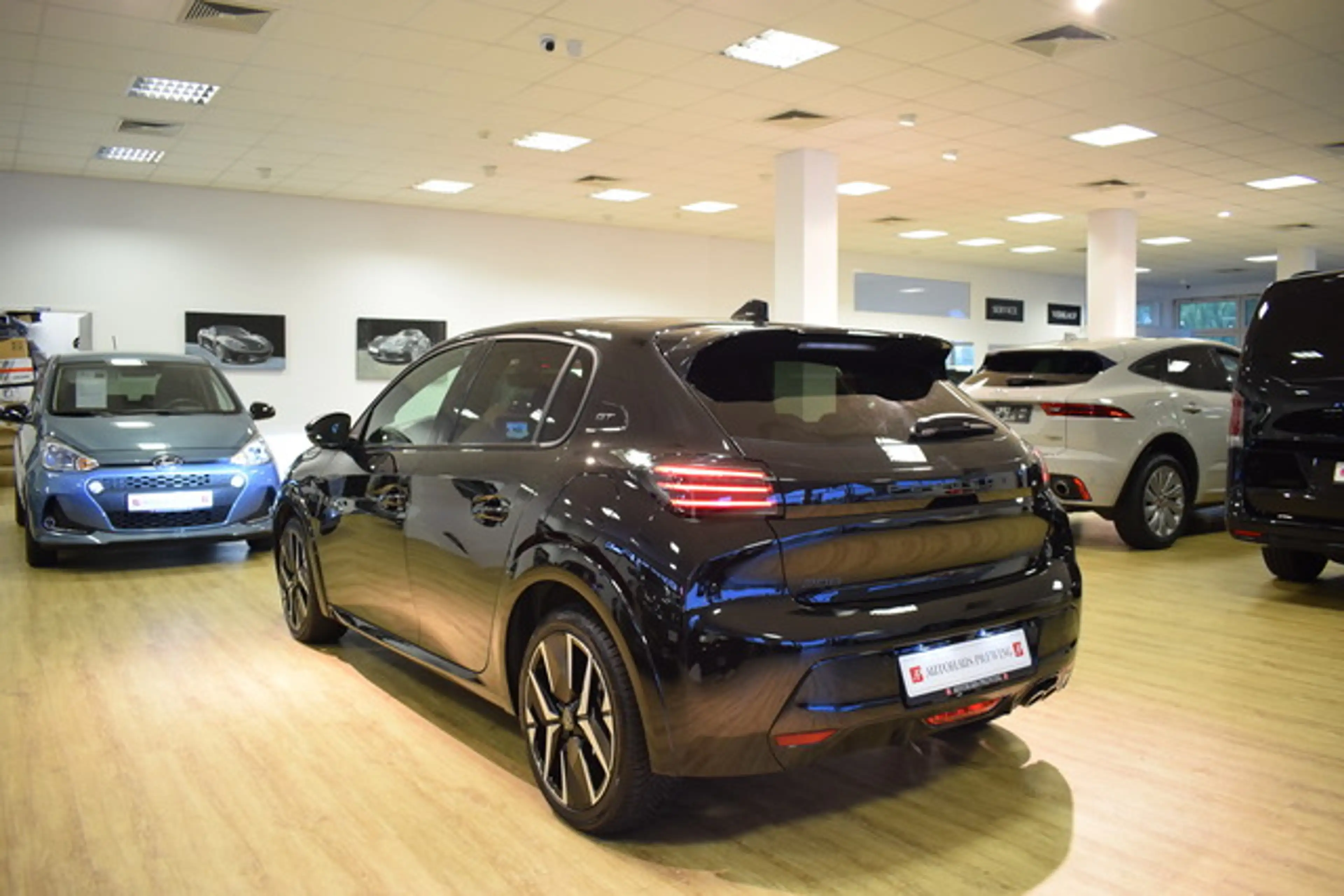 Peugeot 208 Hybrid 136 GT PANO/FULL-LED/180°/Massage — photo 5