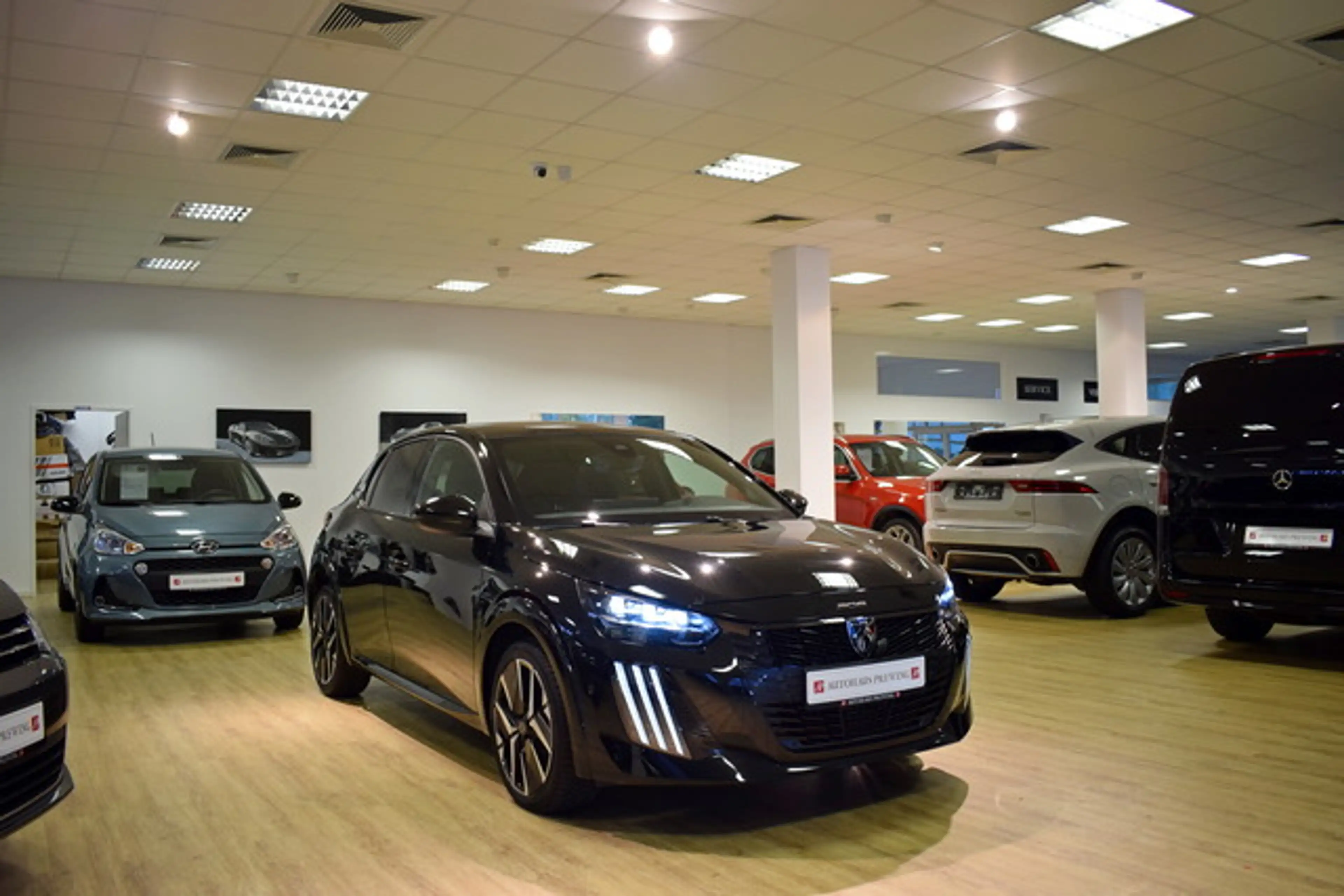 Peugeot 208 Hybrid 136 GT PANO/FULL-LED/180°/Massage — photo 3