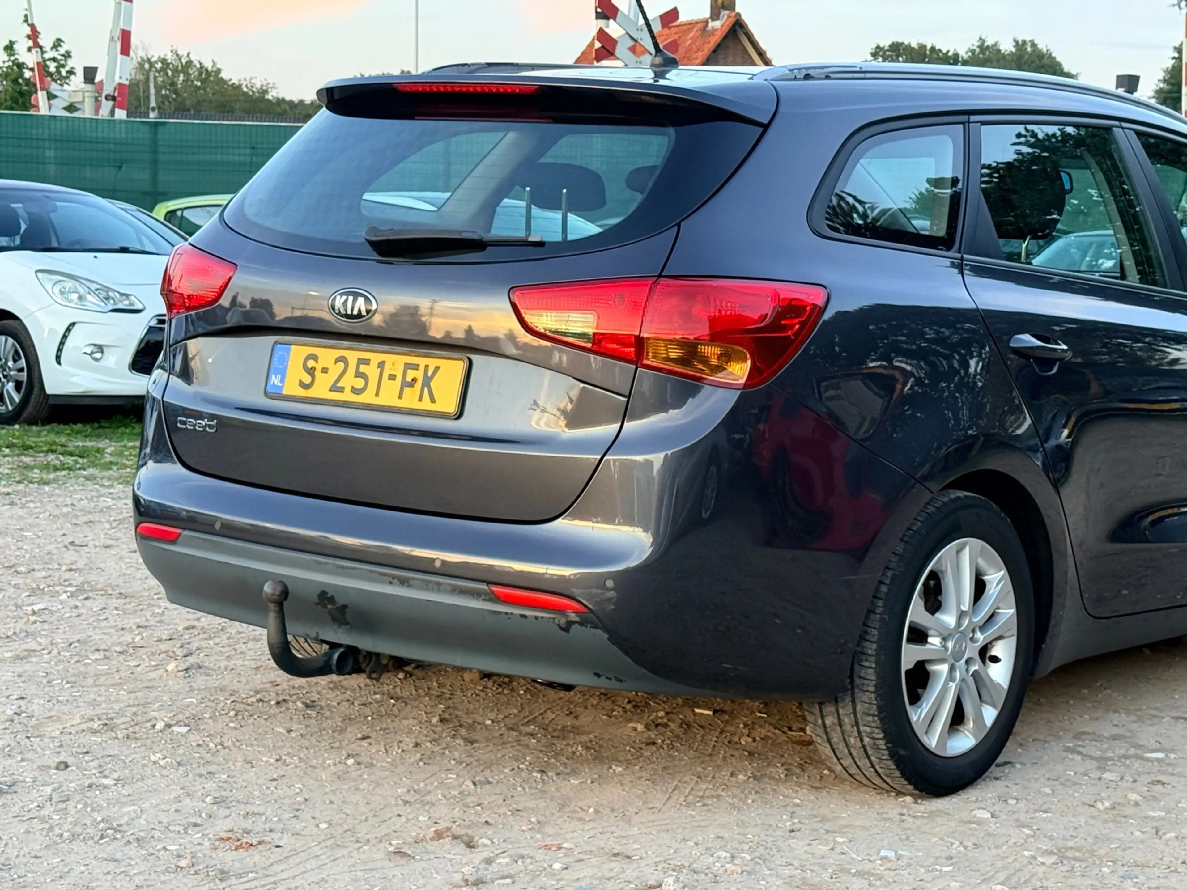 Kia Ceed SW / cee'd SW Sportswagon 1.6 GDI ComfortLine/ TREKHAAK — photo 39