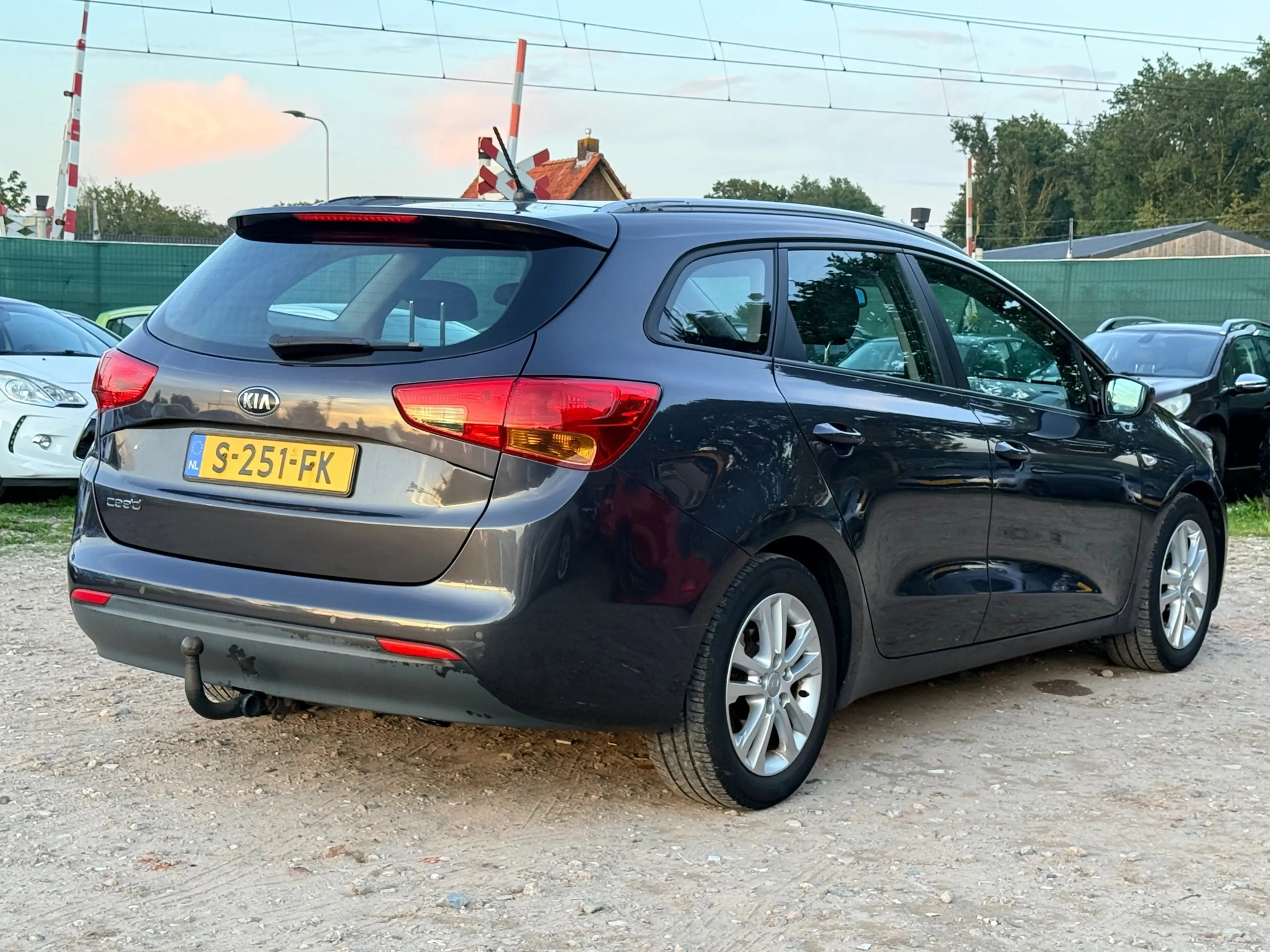 Kia Ceed SW / cee'd SW Sportswagon 1.6 GDI ComfortLine/ TREKHAAK — photo 12