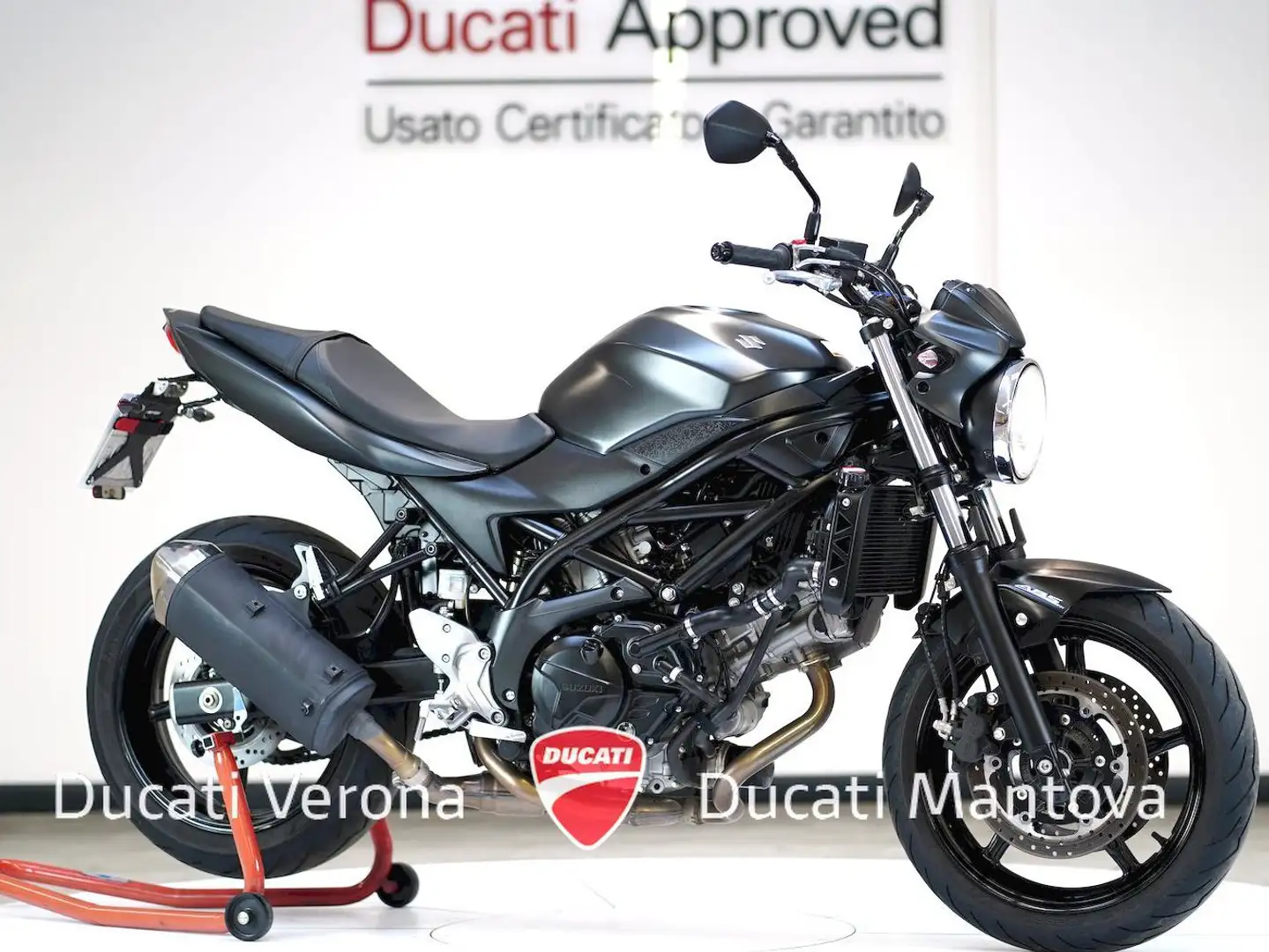 Suzuki SV 650 SV 650 solo 11.800 km! Чёрный - 2