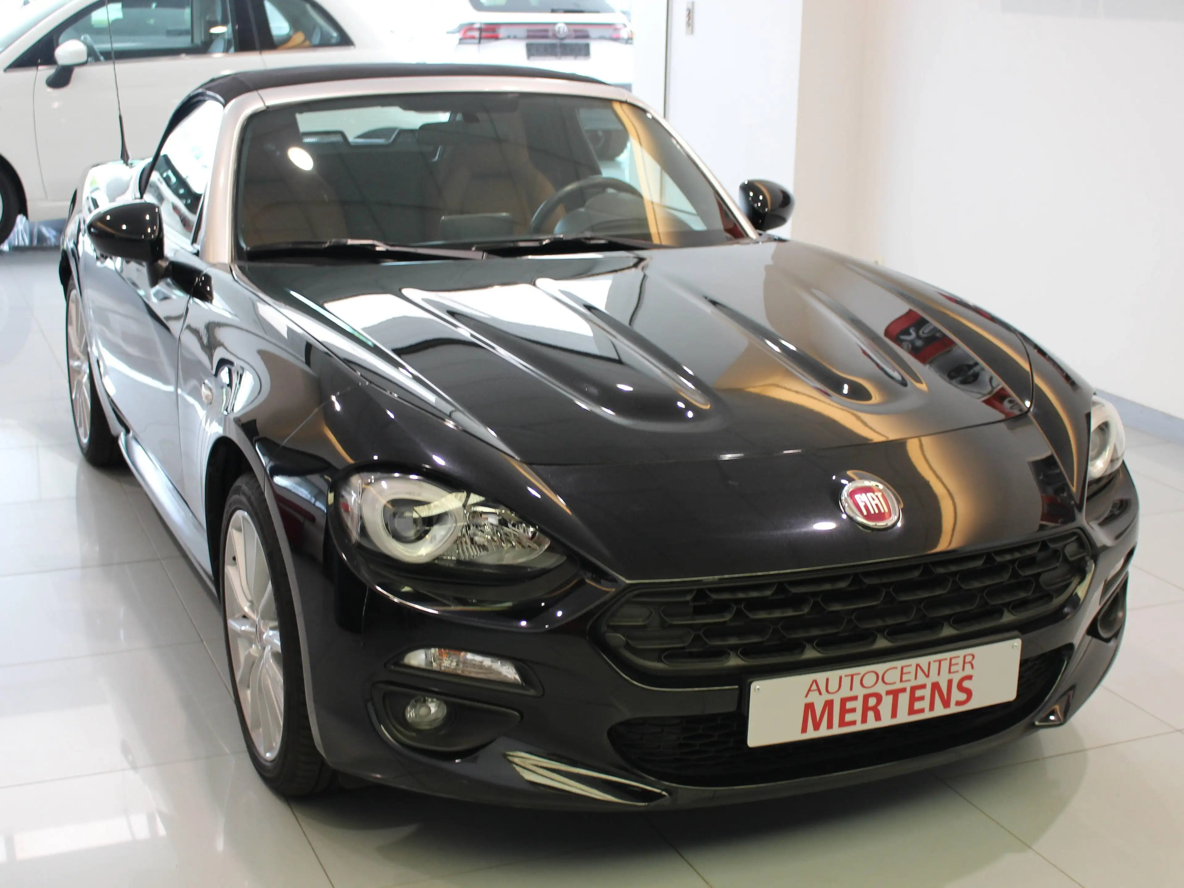 Fiat 124 Spider 124 Spider 1.4 MultiAir Lusso — photo 3