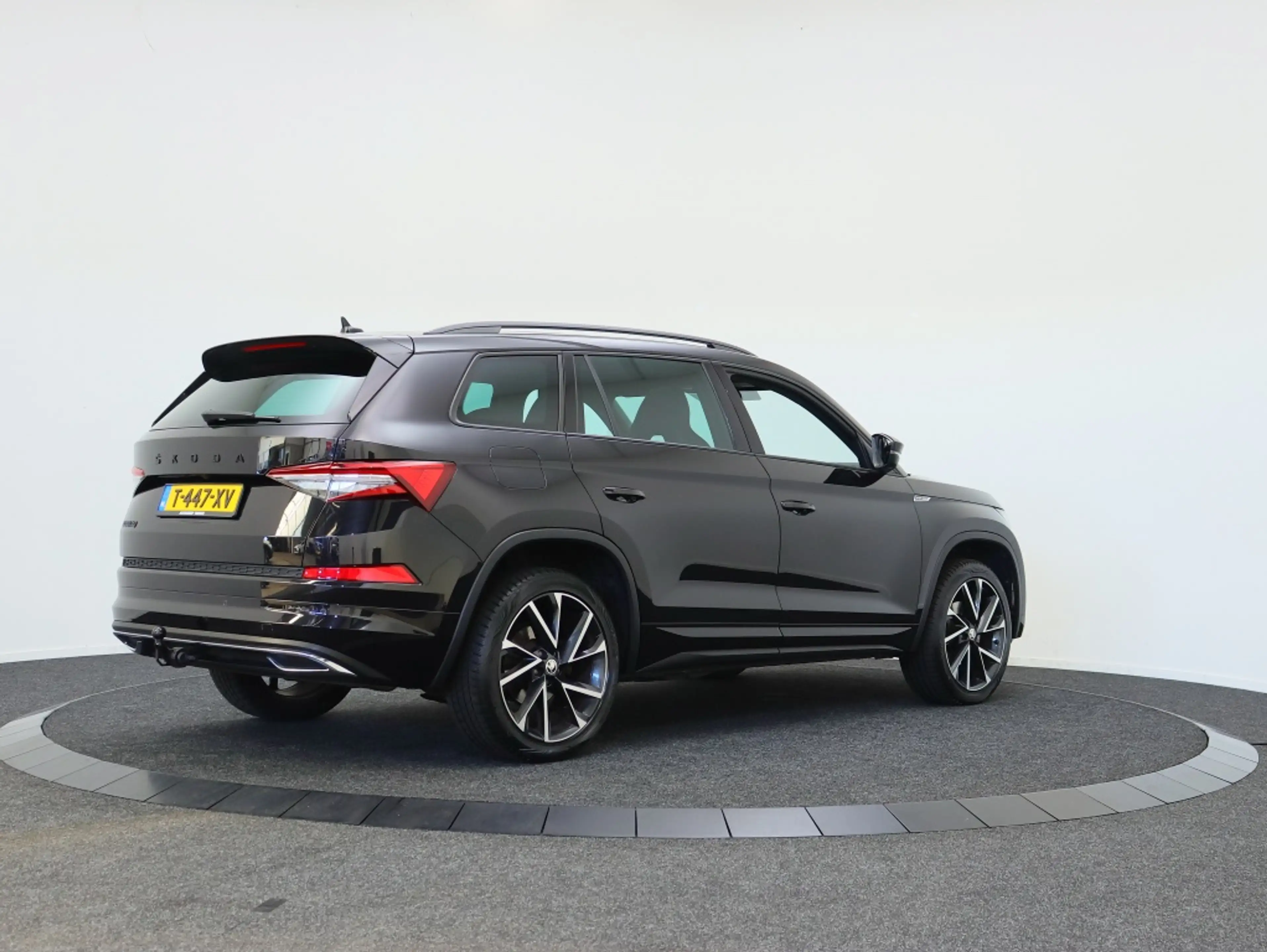 Skoda Kodiaq 1.5 TSI DSG Sportline Tour Edition | Panoramadak | — photo 2