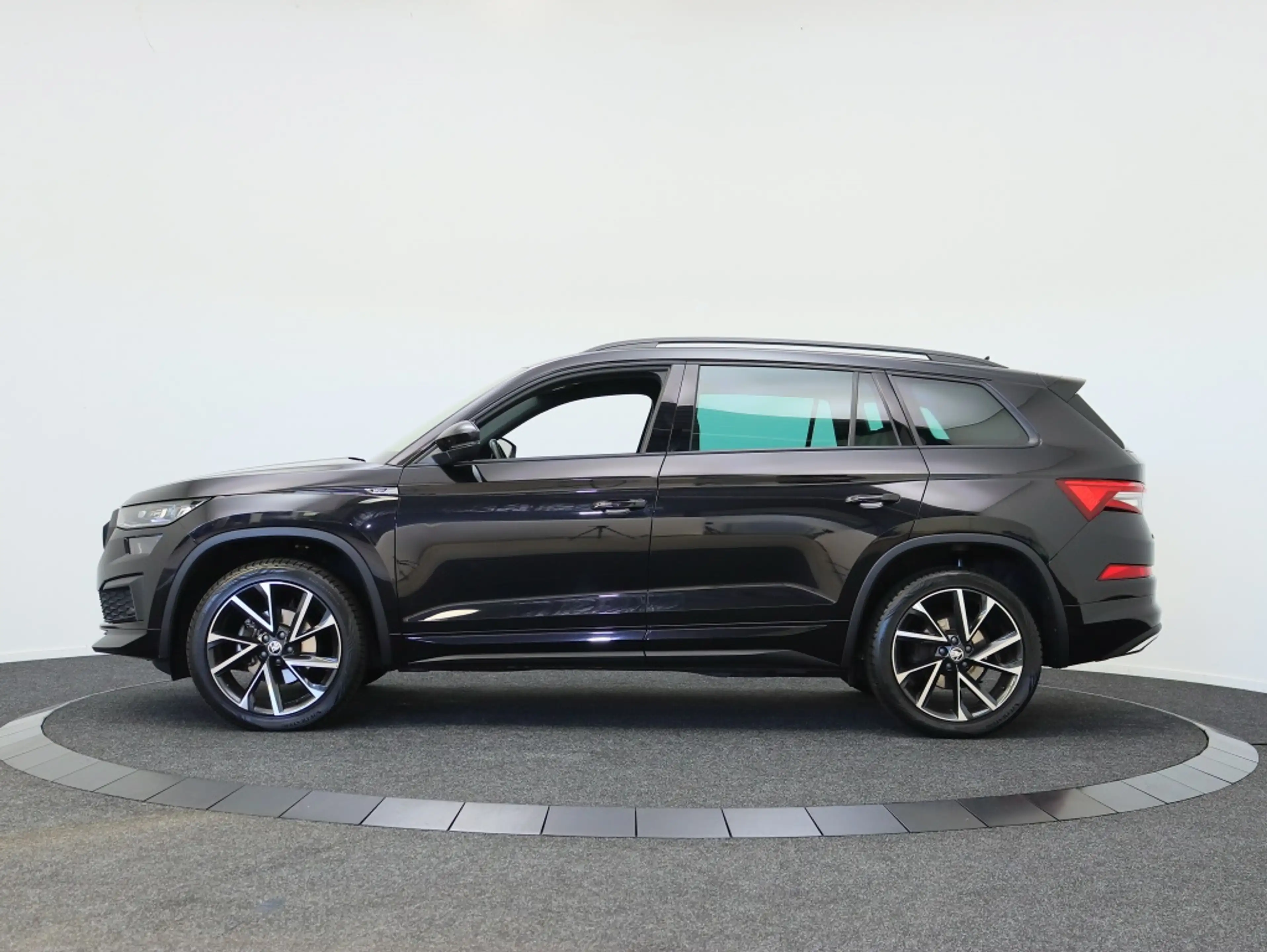 Skoda Kodiaq 1.5 TSI DSG Sportline Tour Edition | Panoramadak | — photo 6