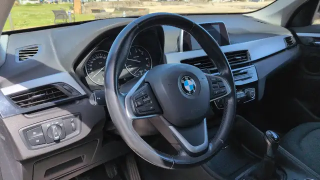 BMW X1 view 8