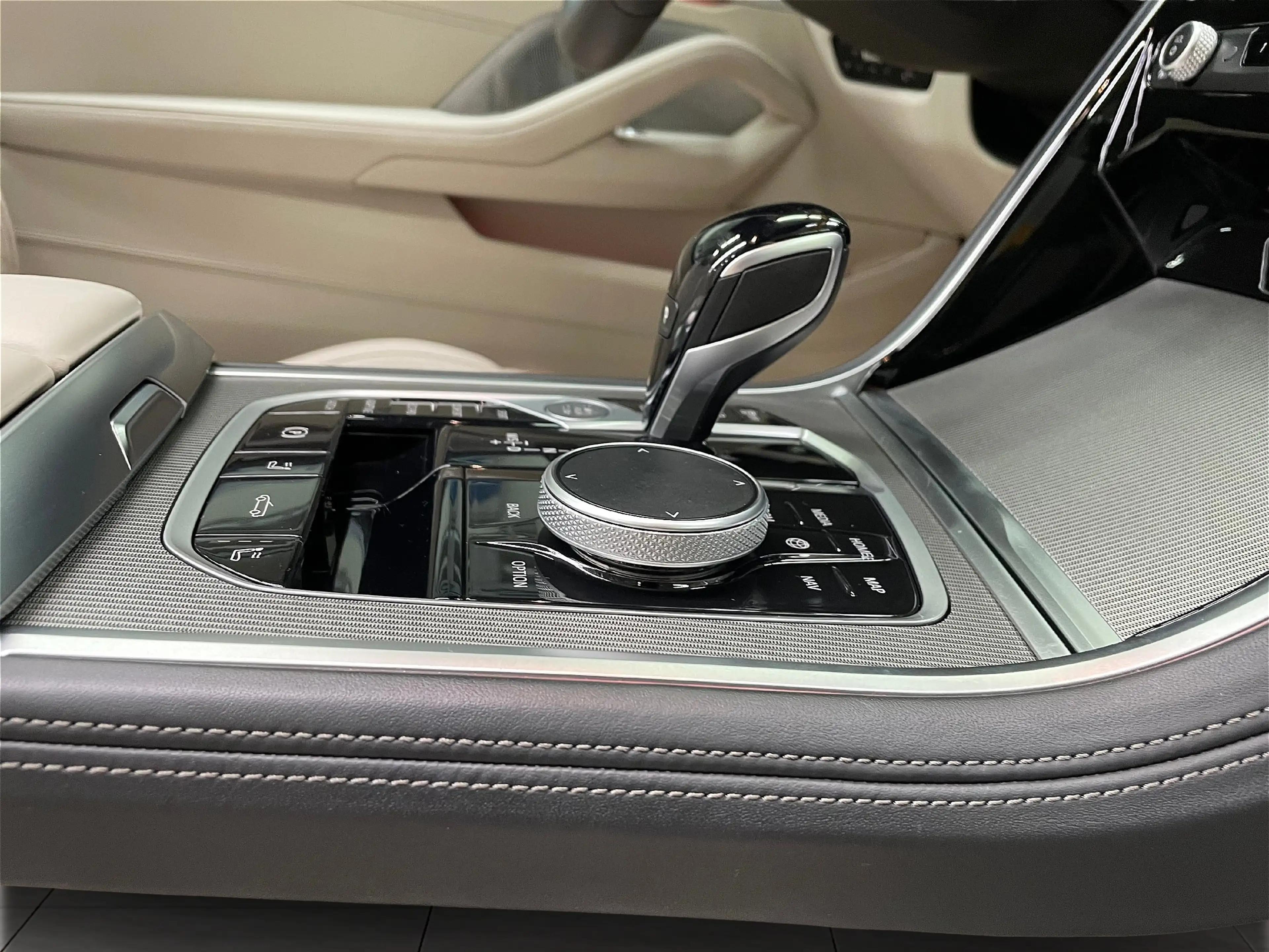 BMW 840 i xDrive Cabrio — photo 13